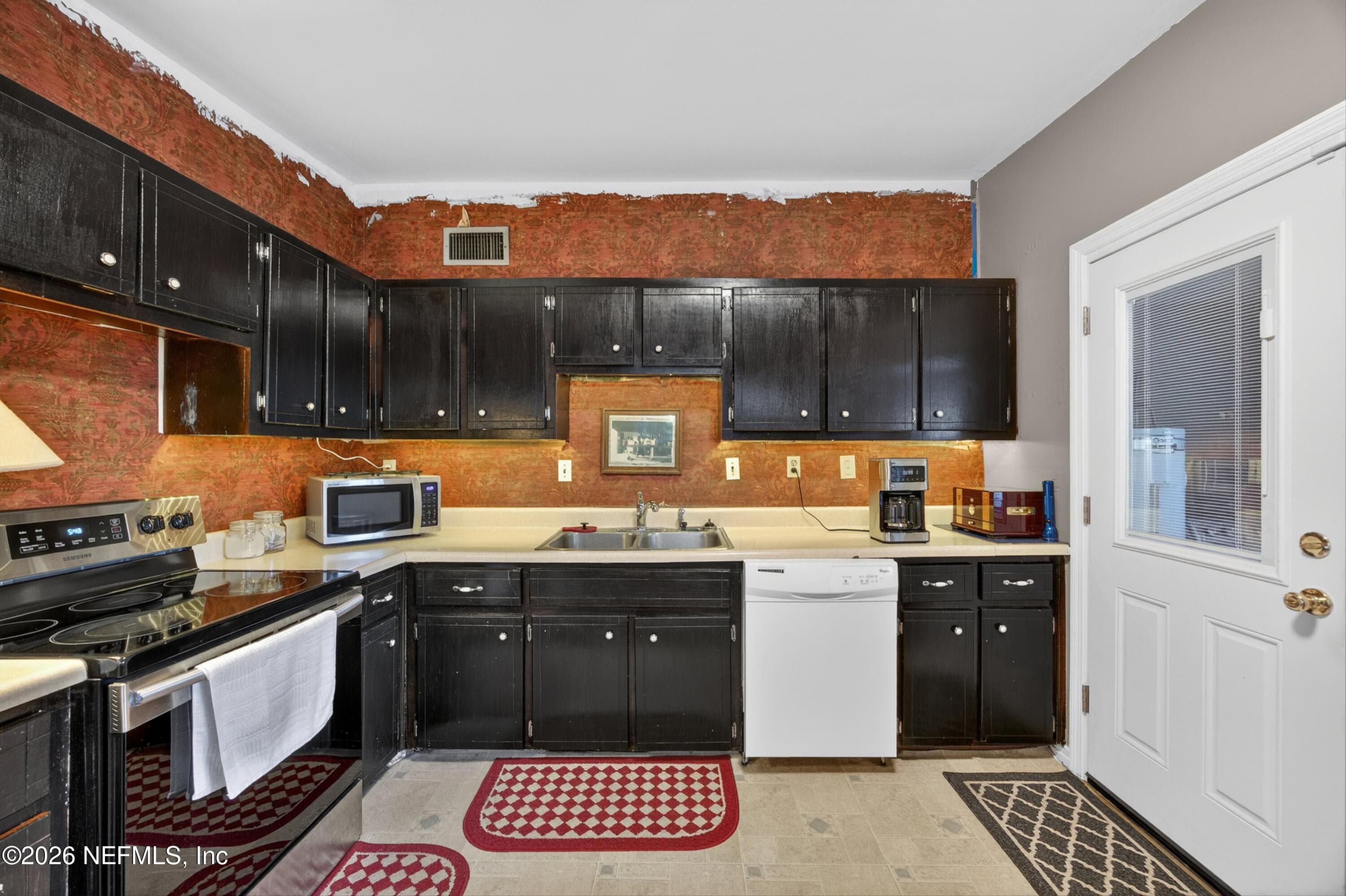 Photo 8 of 2143 NEWBERRY Road, Jacksonville, FL 32218
