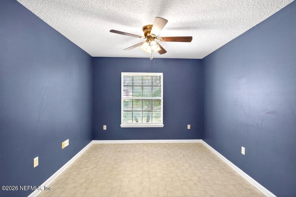 Photo 21 of 821 W CUMBERLAND Court, St. Johns, FL 32259