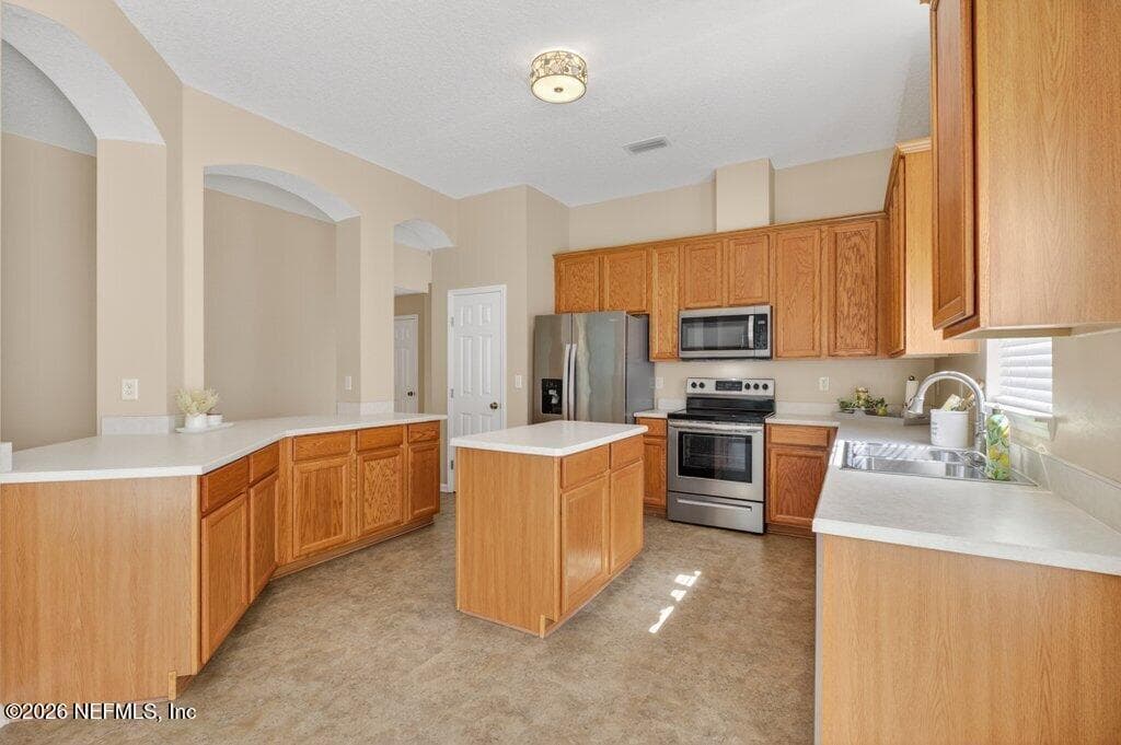 Photo 7 of 821 W CUMBERLAND Court, St. Johns, FL 32259