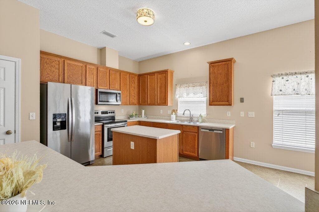 Photo 8 of 821 W CUMBERLAND Court, St. Johns, FL 32259