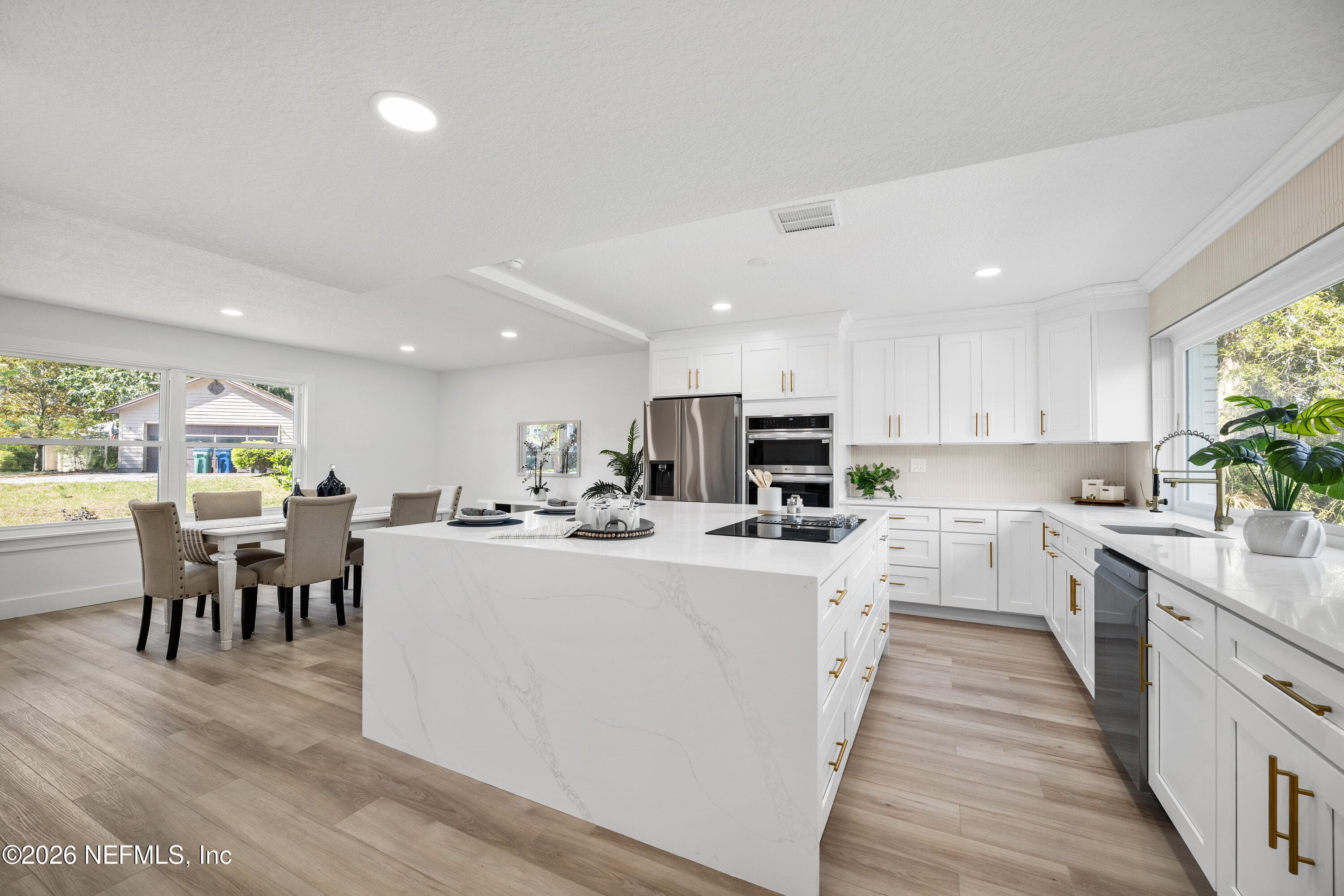 Photo 4 of 1811 TWELVE OAKS Lane N, Neptune Beach, FL 32266