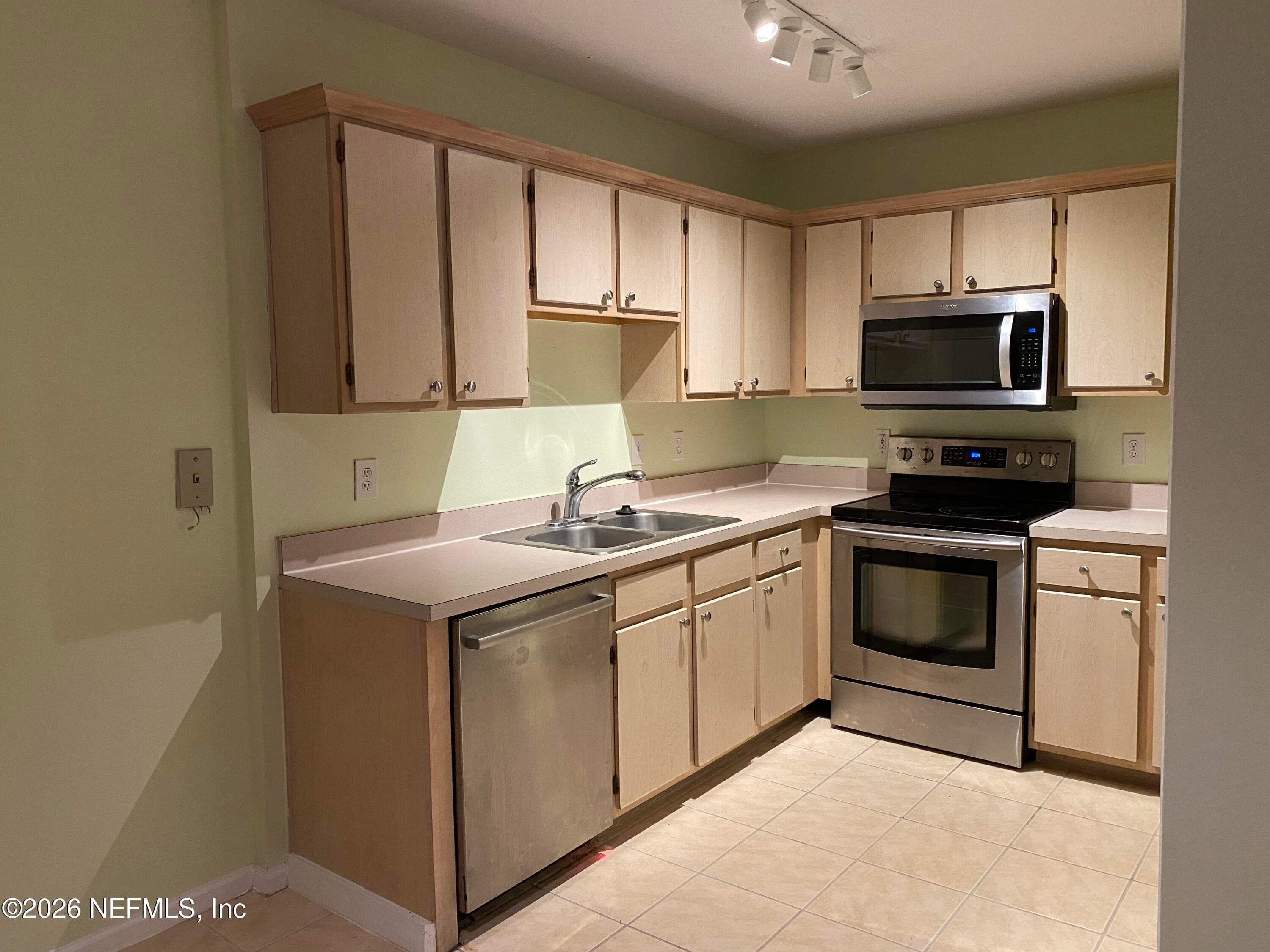 Photo 10 of 1655 THE GREENS Way 3425, Jacksonville Beach, FL 32250