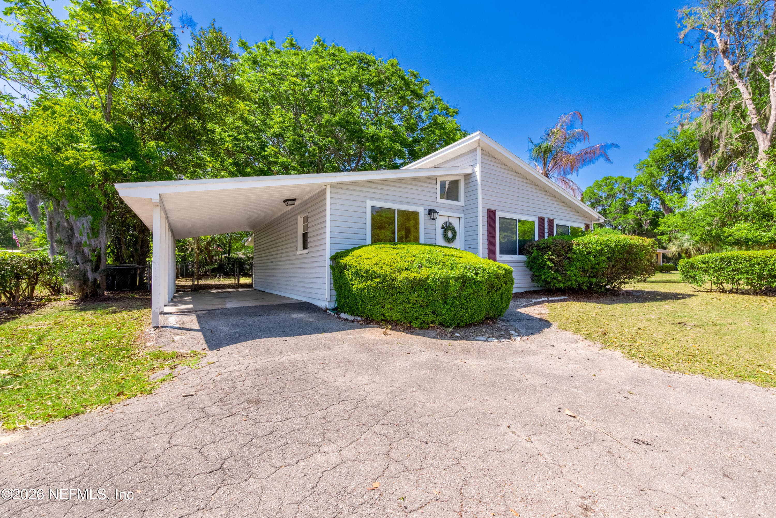 Photo 2 of 950 S LAWRENCE Boulevard, Keystone Heights, FL 32656