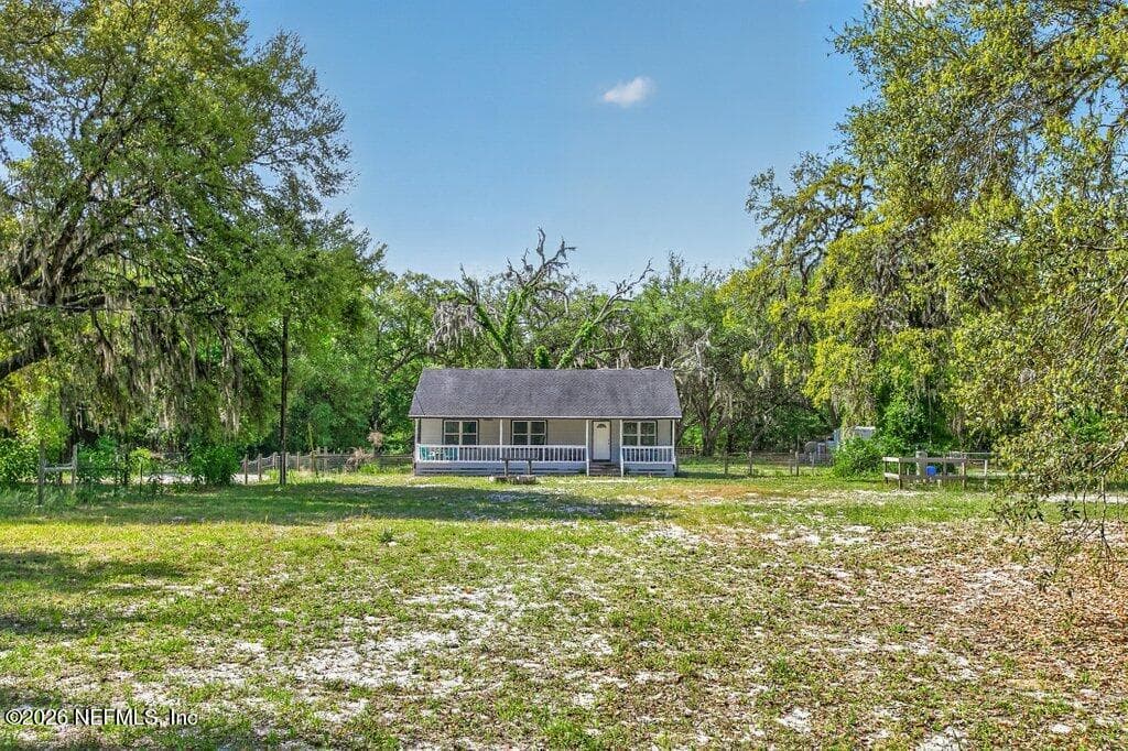 Photo 4 of 461 OLD STARKE Road, Palatka, FL 32177