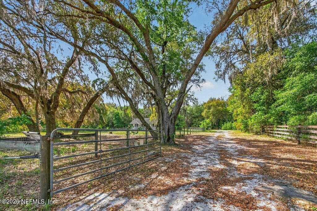Photo 6 of 461 OLD STARKE Road, Palatka, FL 32177
