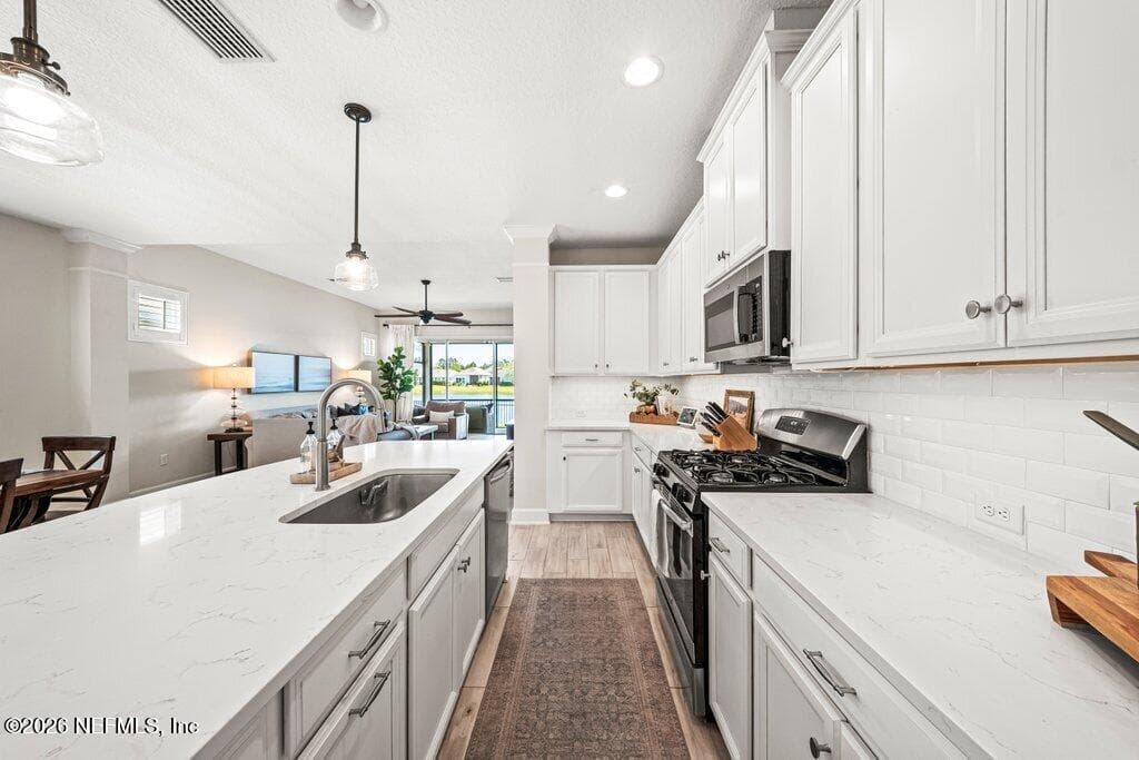 Photo 13 of 519 VISTA LAKE Circle, Ponte Vedra, FL 32081