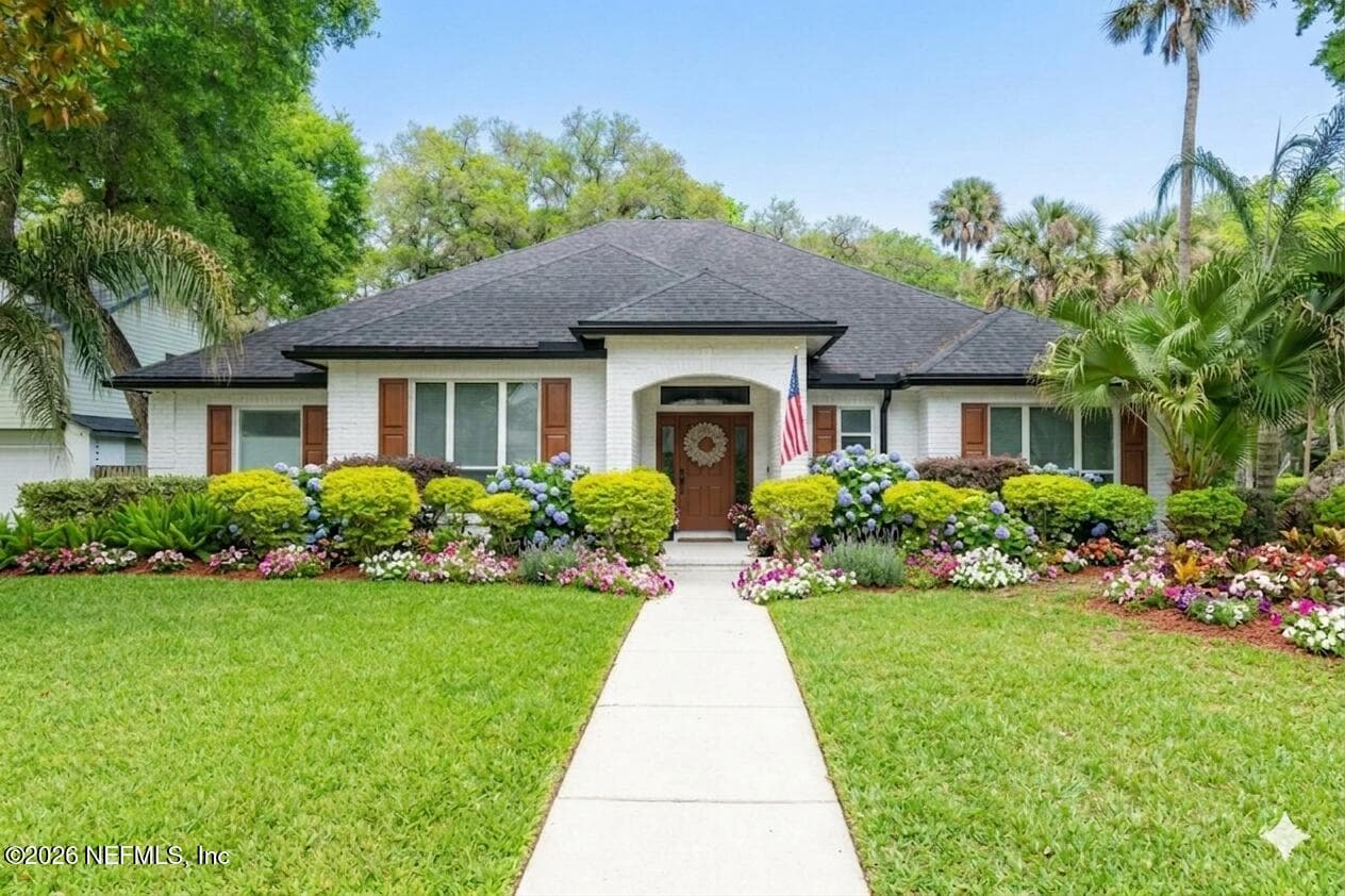 AI Generated Option if you want to paint the house white! — 2009 VELA NORTE Circle, Atlantic Beach, FL 32233