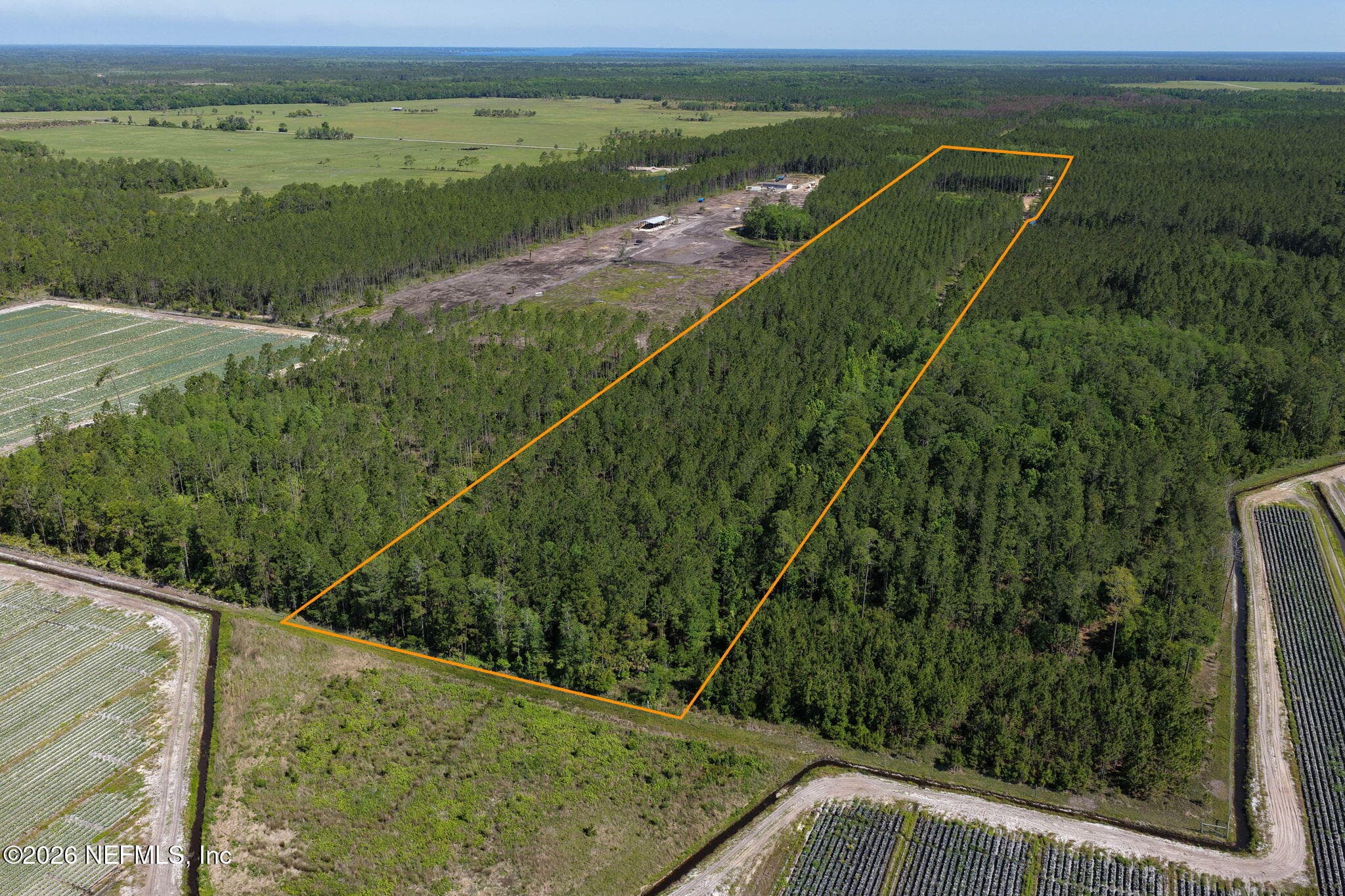 The property boundaries shown here are for illustrative purposes only and may not reflect the exact legal property lines. All property dimensions are approximate and should be independently verified by a surveyor." — 15539 COUNTY ROAD 305, Bunnell, FL 32110