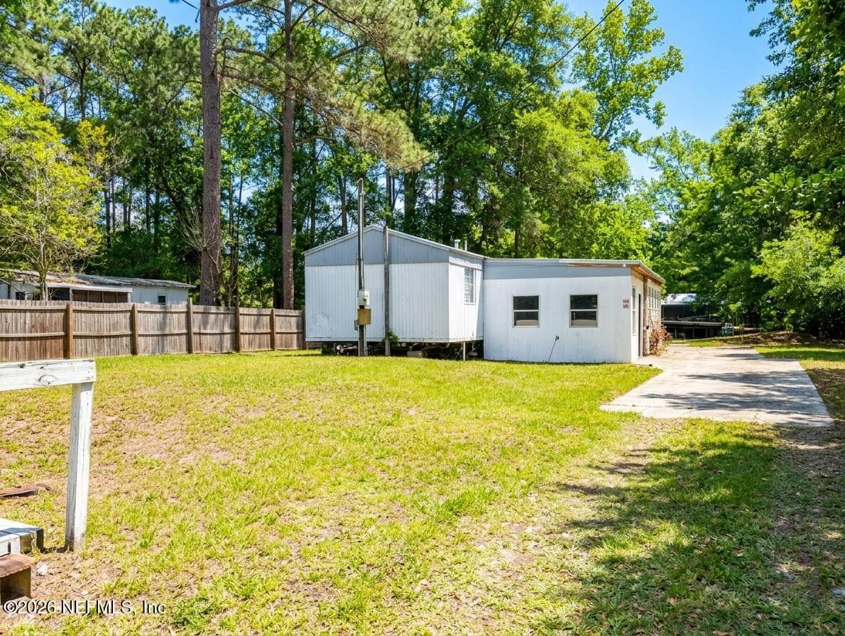 Photo 15 of 102 WATERWAY Drive, Palatka, FL 32187