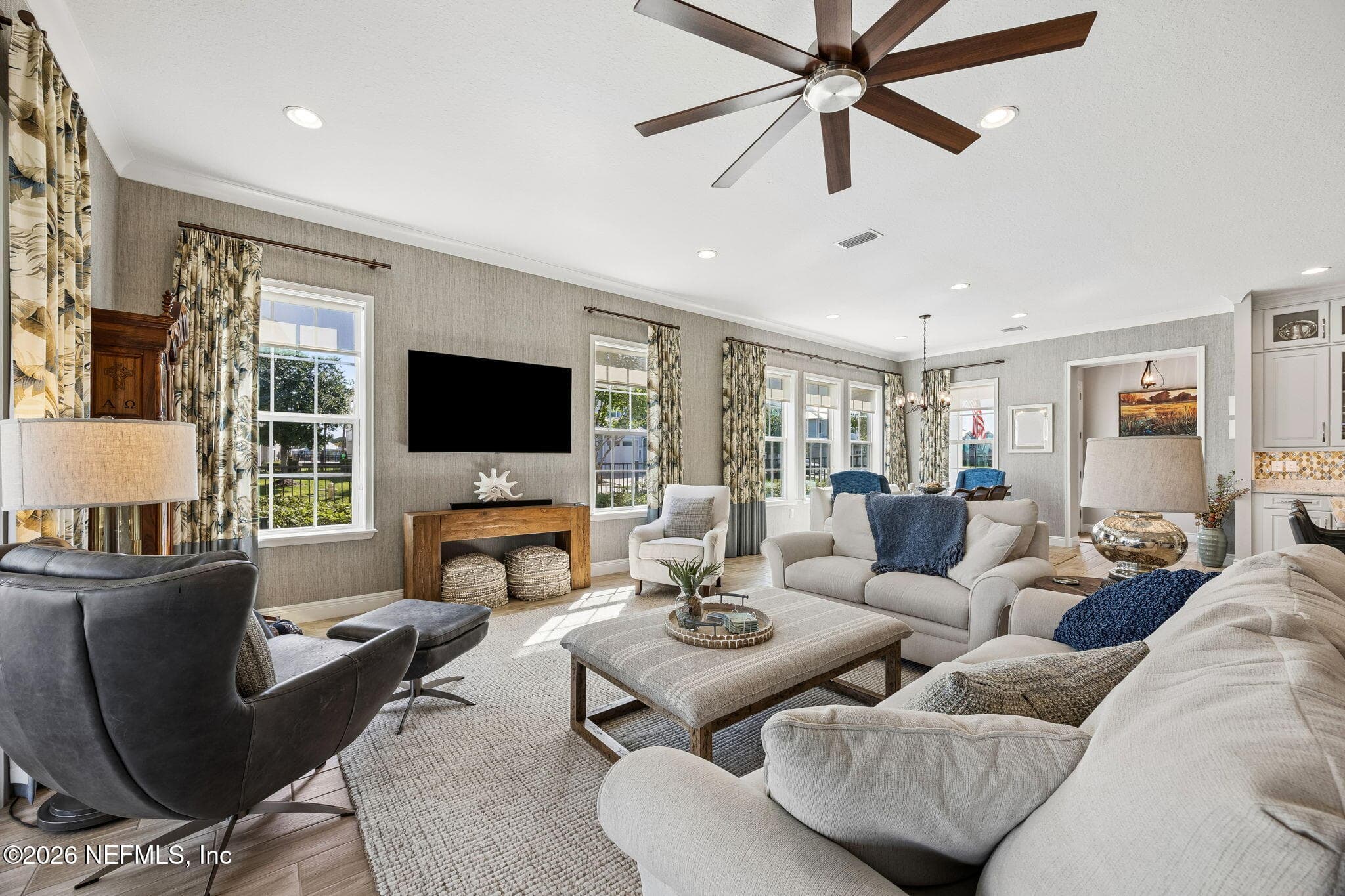 Custom Wallpaper in Family Room — 713 RUM RUNNER Way, St. Johns, FL 32259
