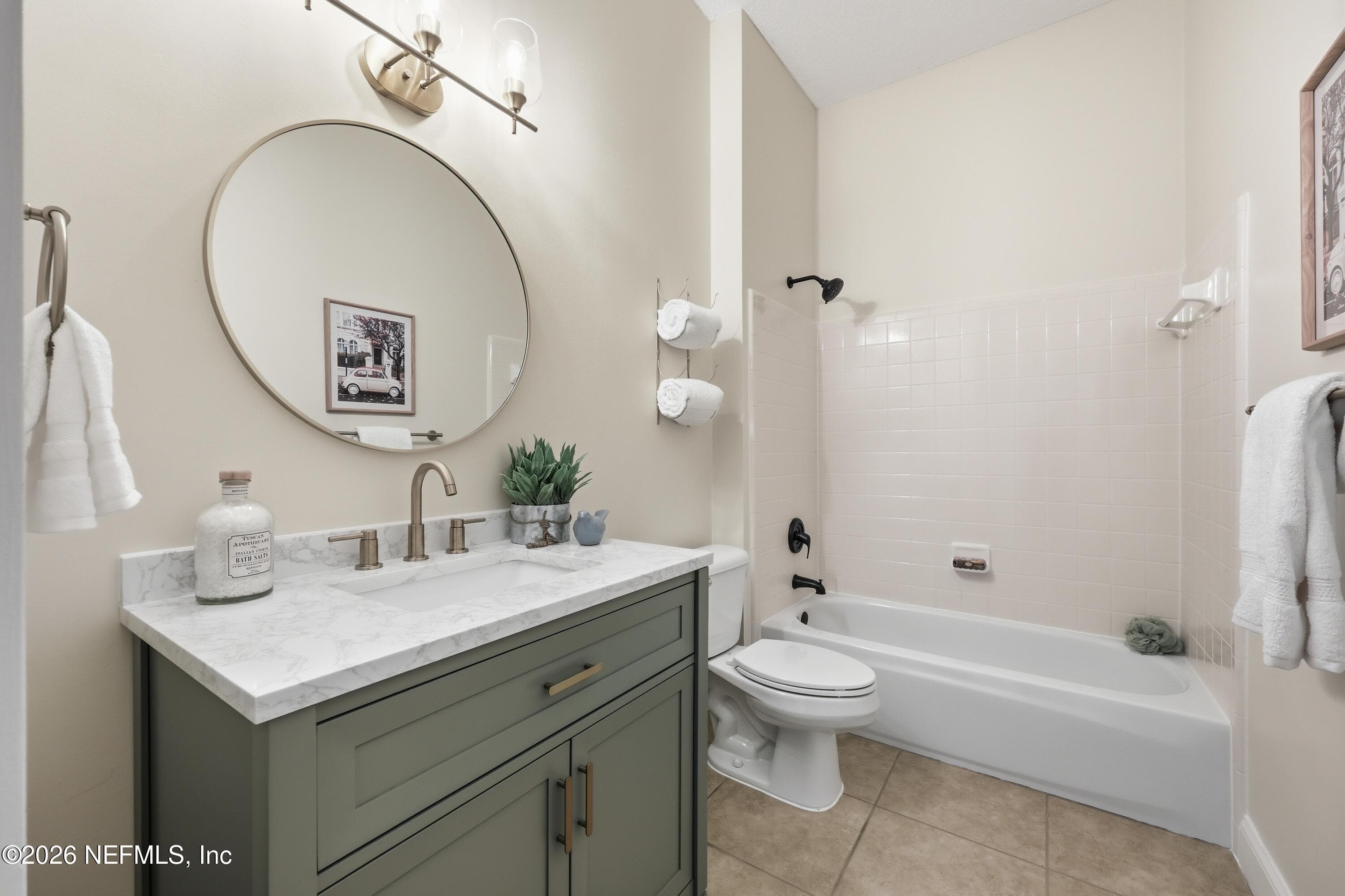 Photo 37 of 2192 THE WOODS Drive E, Jacksonville, FL 32246