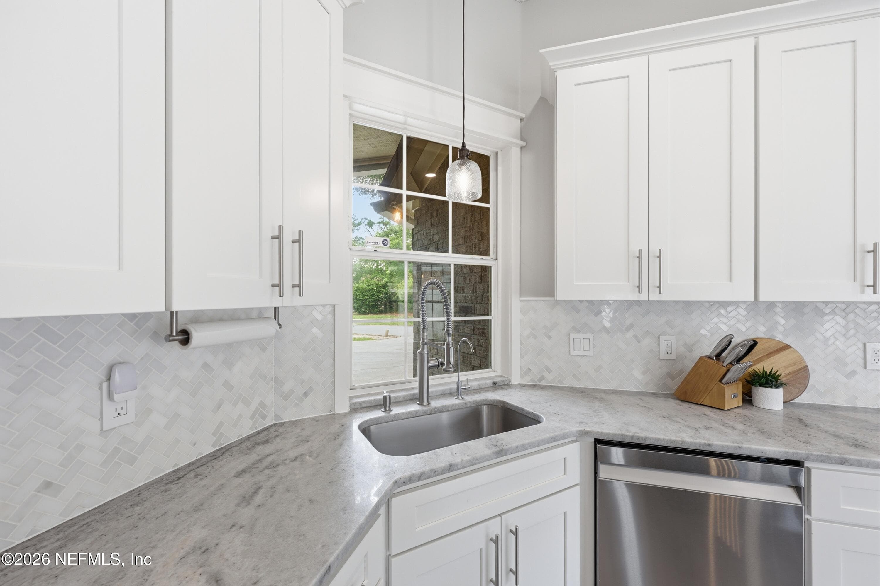 Photo 23 of 2192 THE WOODS Drive E, Jacksonville, FL 32246