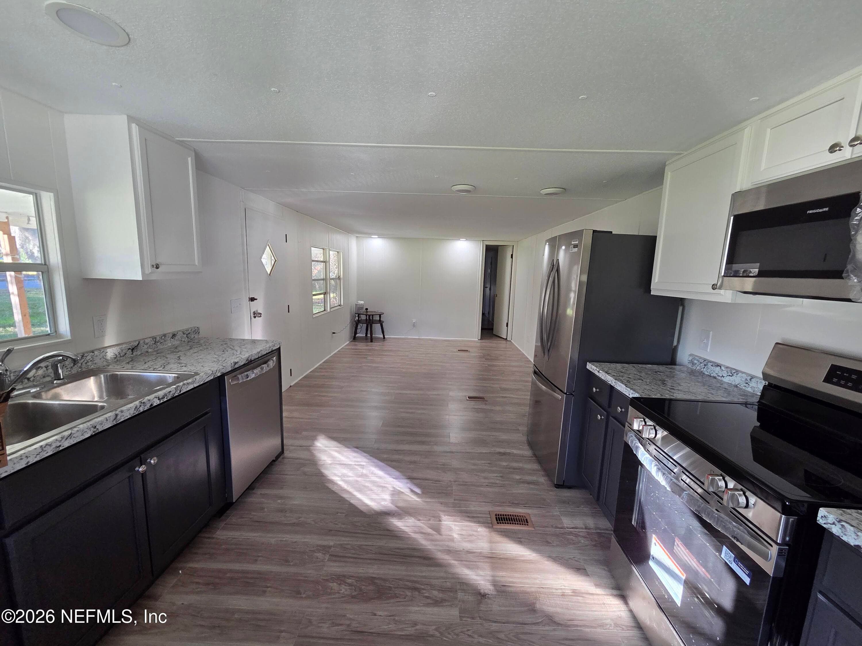 Photo 4 of 200 E CHAR Lane, Crescent City, FL 32112