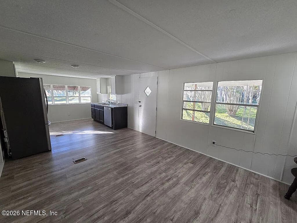 Photo 5 of 200 E CHAR Lane, Crescent City, FL 32112