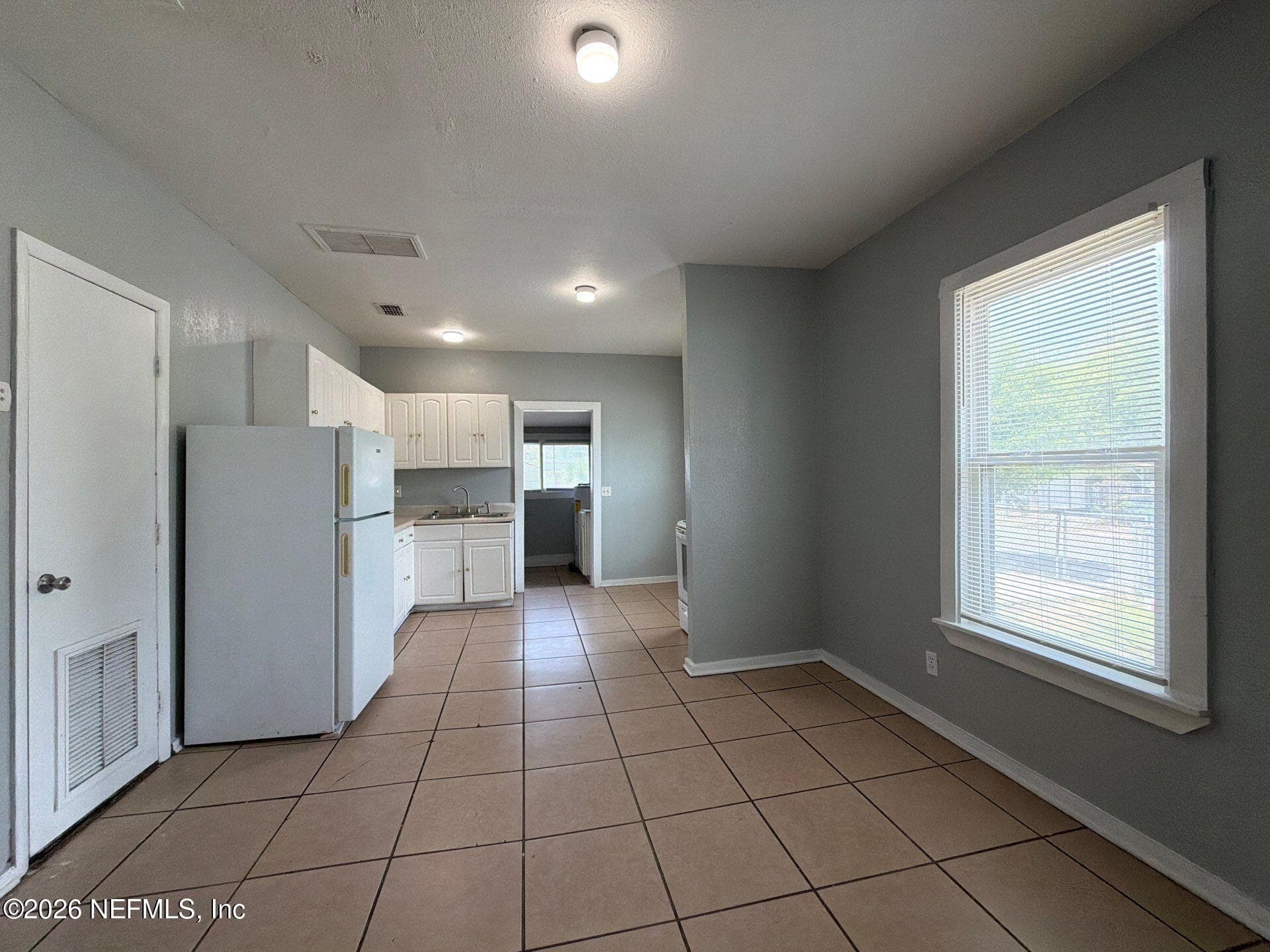 Photo 4 of 7210 ELWOOD Avenue, Jacksonville, FL 32208