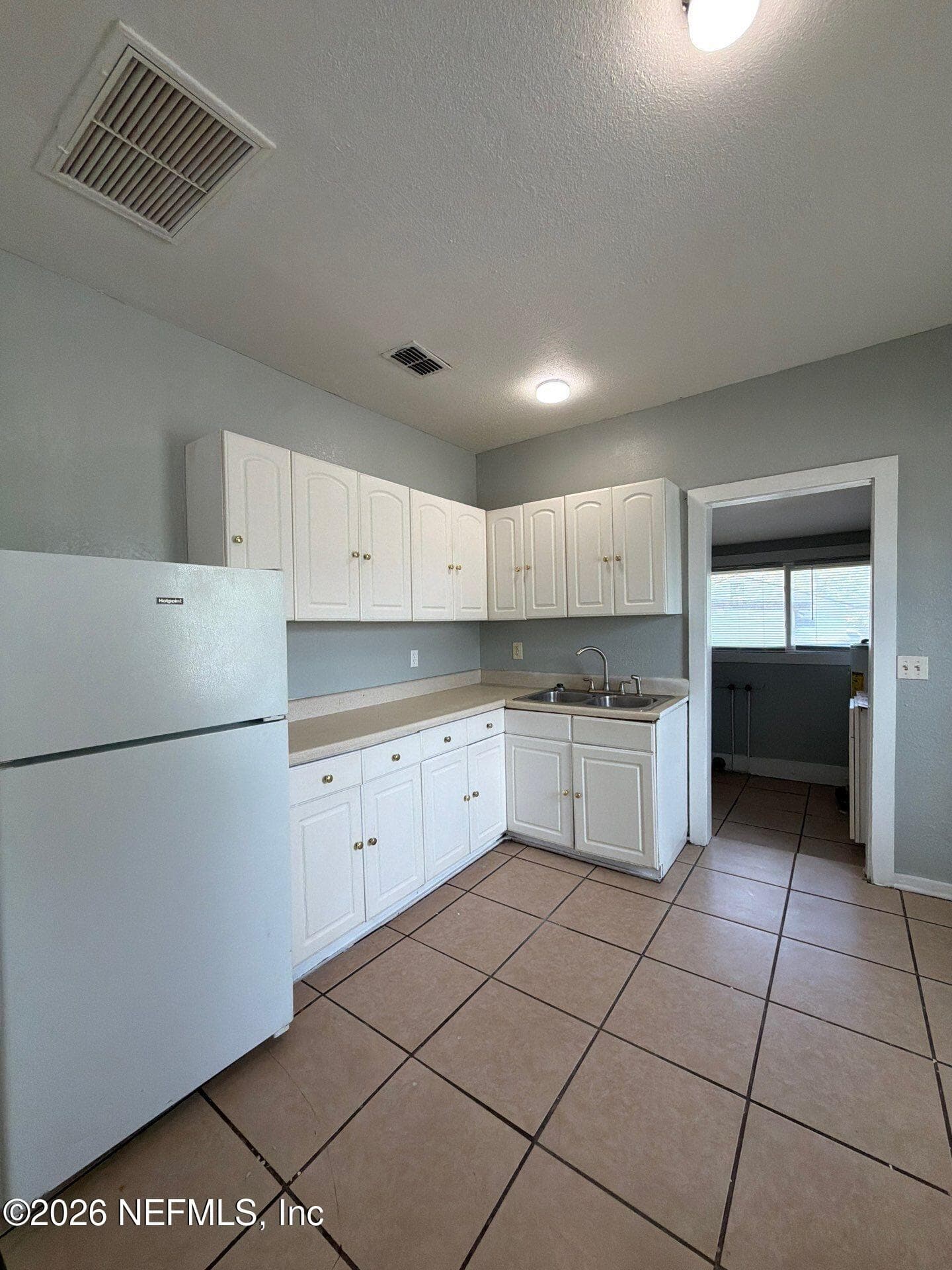 Photo 5 of 7210 ELWOOD Avenue, Jacksonville, FL 32208