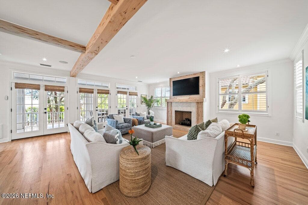 Large family room — 1271 E COAST Drive, Atlantic Beach, FL 32233