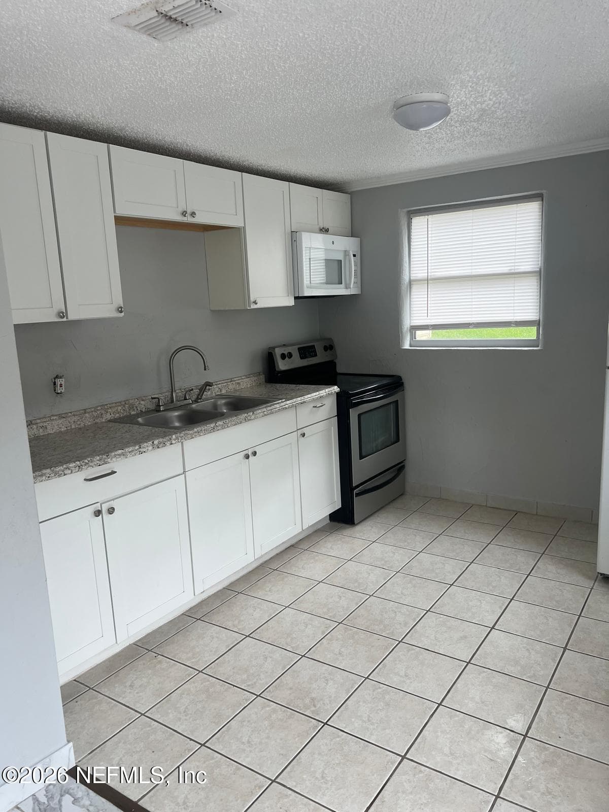 Photo 8 of 10502 WOOSTER Drive, Jacksonville, FL 32218