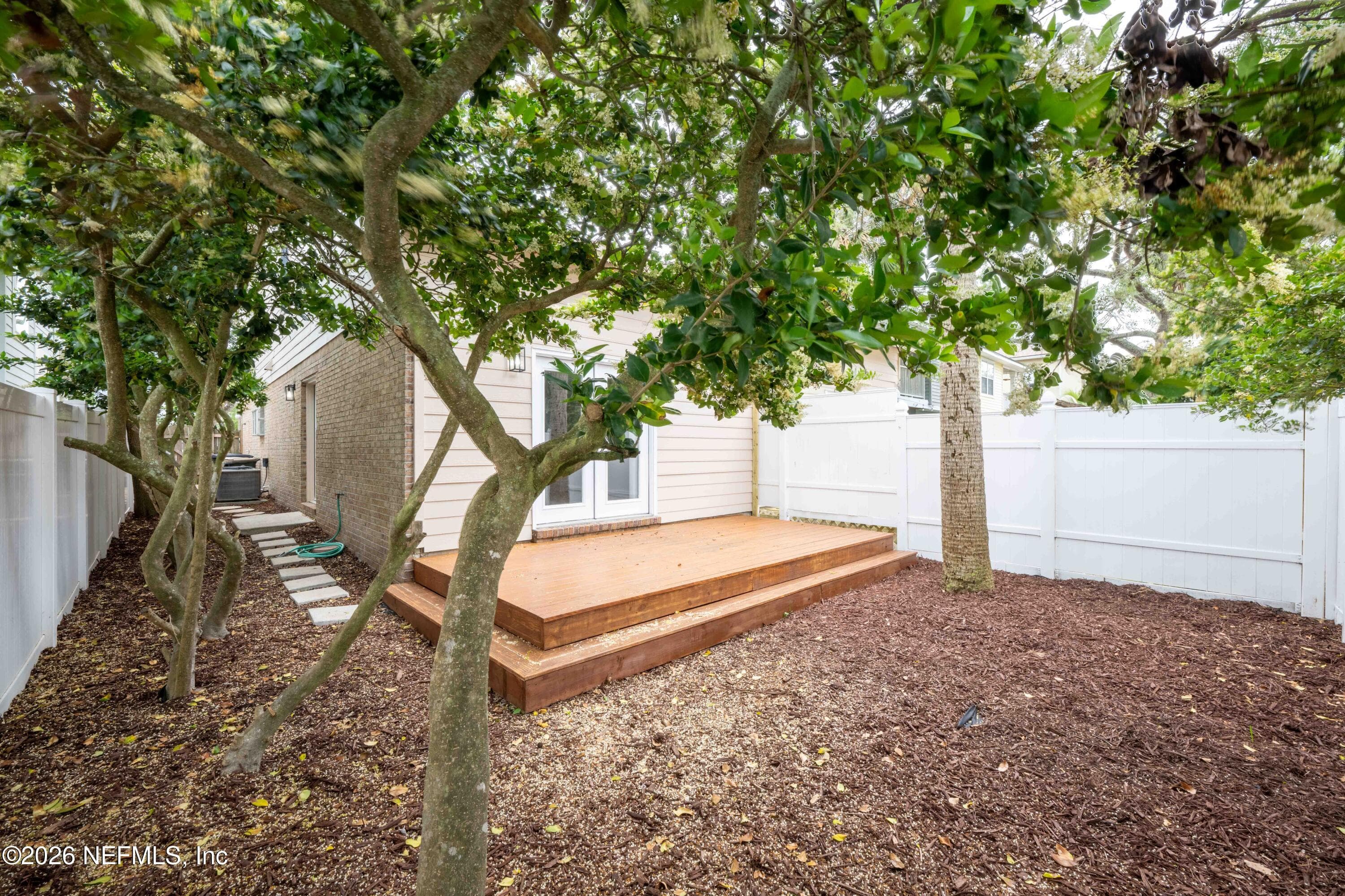 Photo 4 of 176 E EAST COAST Drive, Atlantic Beach, FL 32233