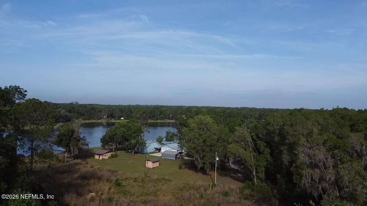 Photo 3 of 427 N WEST Street, Interlachen, FL 32148