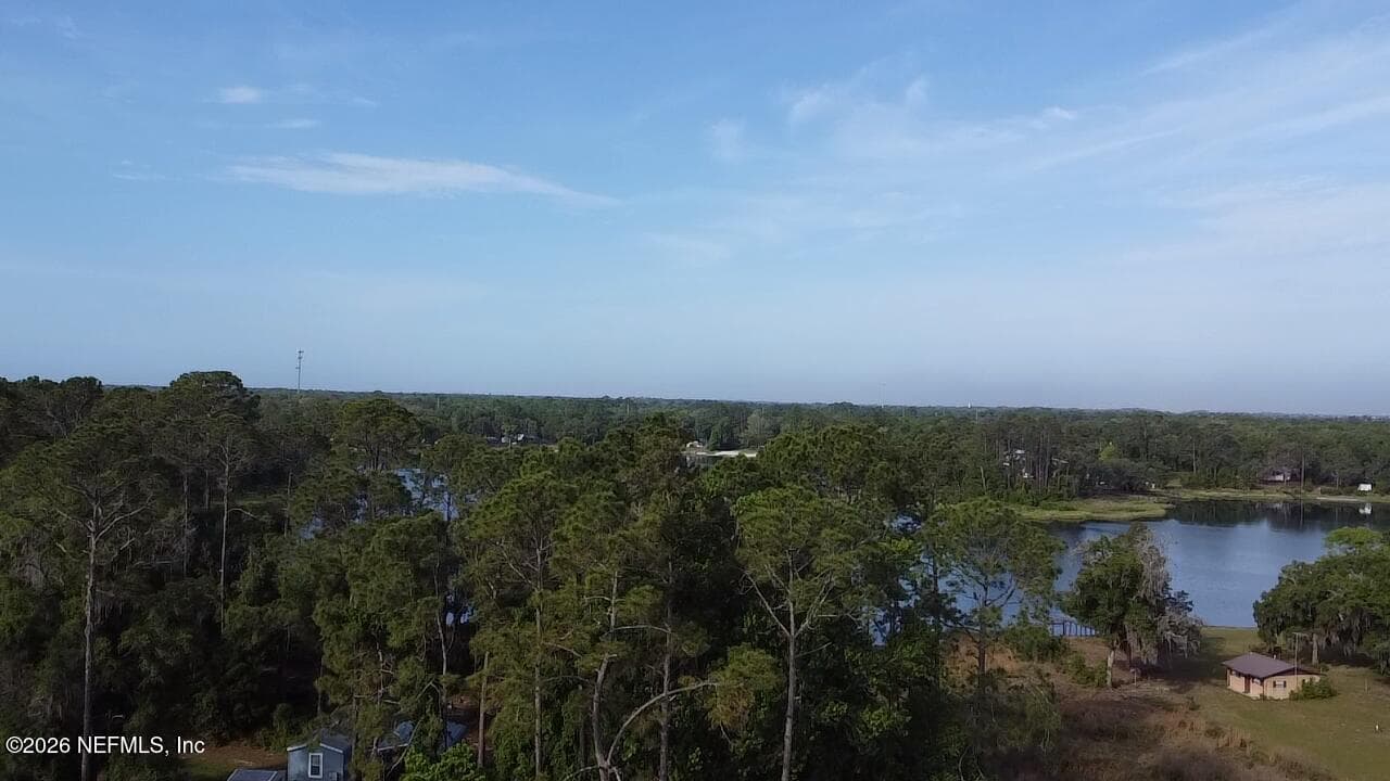 Photo 5 of 427 N WEST Street, Interlachen, FL 32148