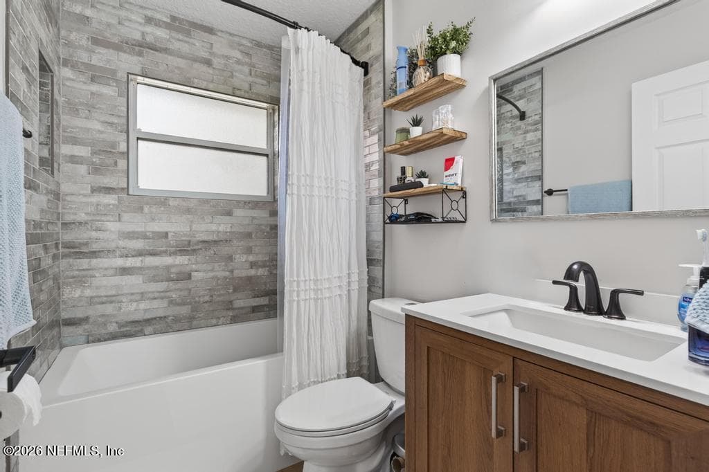 Hall Bath — 1770 RISING OAKS Drive, Jacksonville, FL 32223