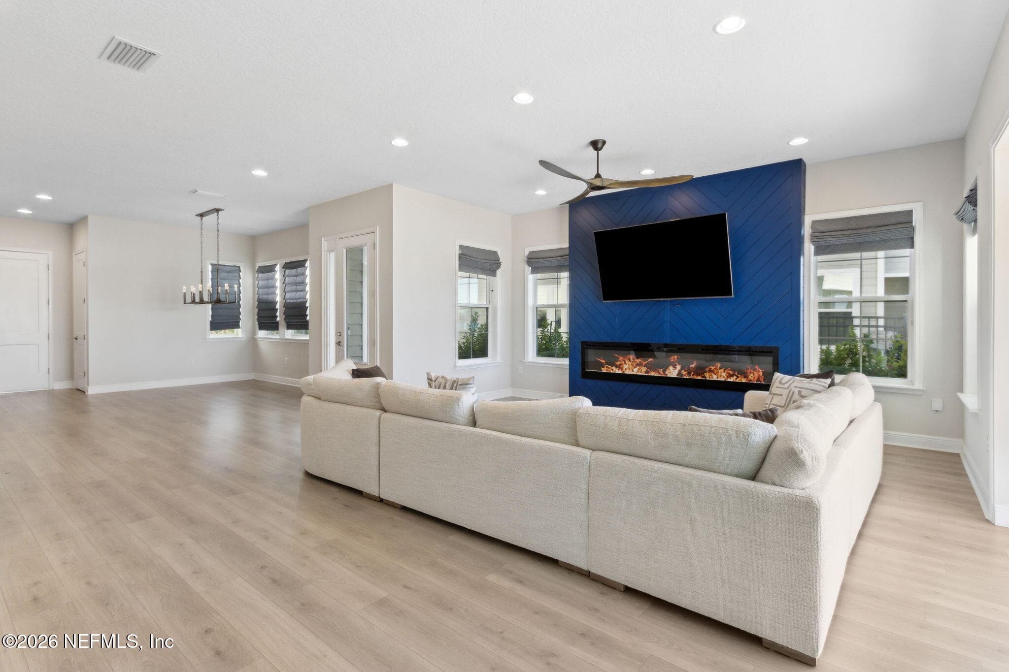Photo 9 of 401 MARQUESA CIR Circle, St. Johns, FL 32259