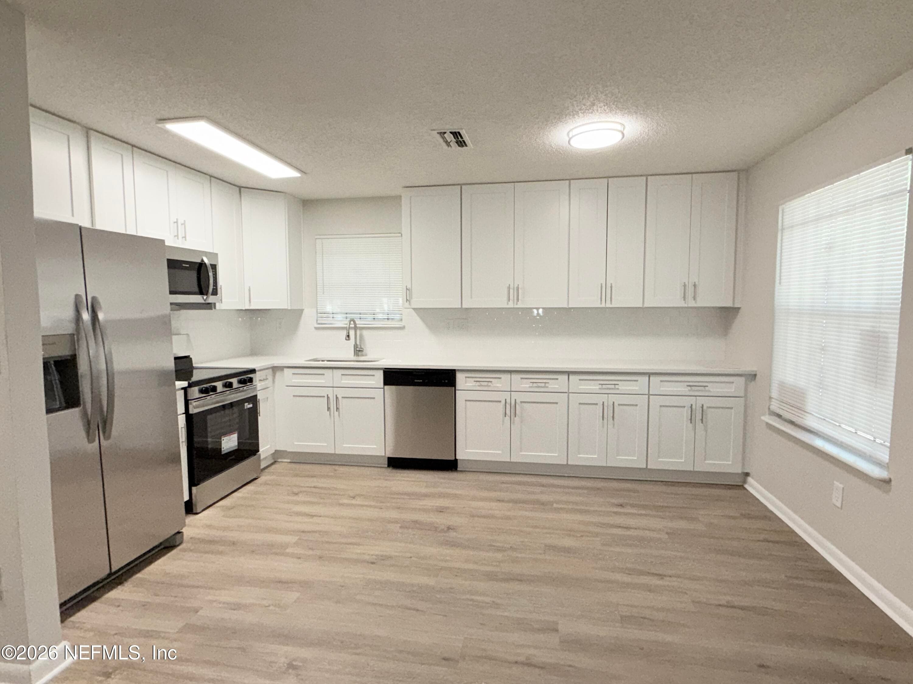 Photo 3 of 526 PIPPIN Street, Jacksonville, FL 32206