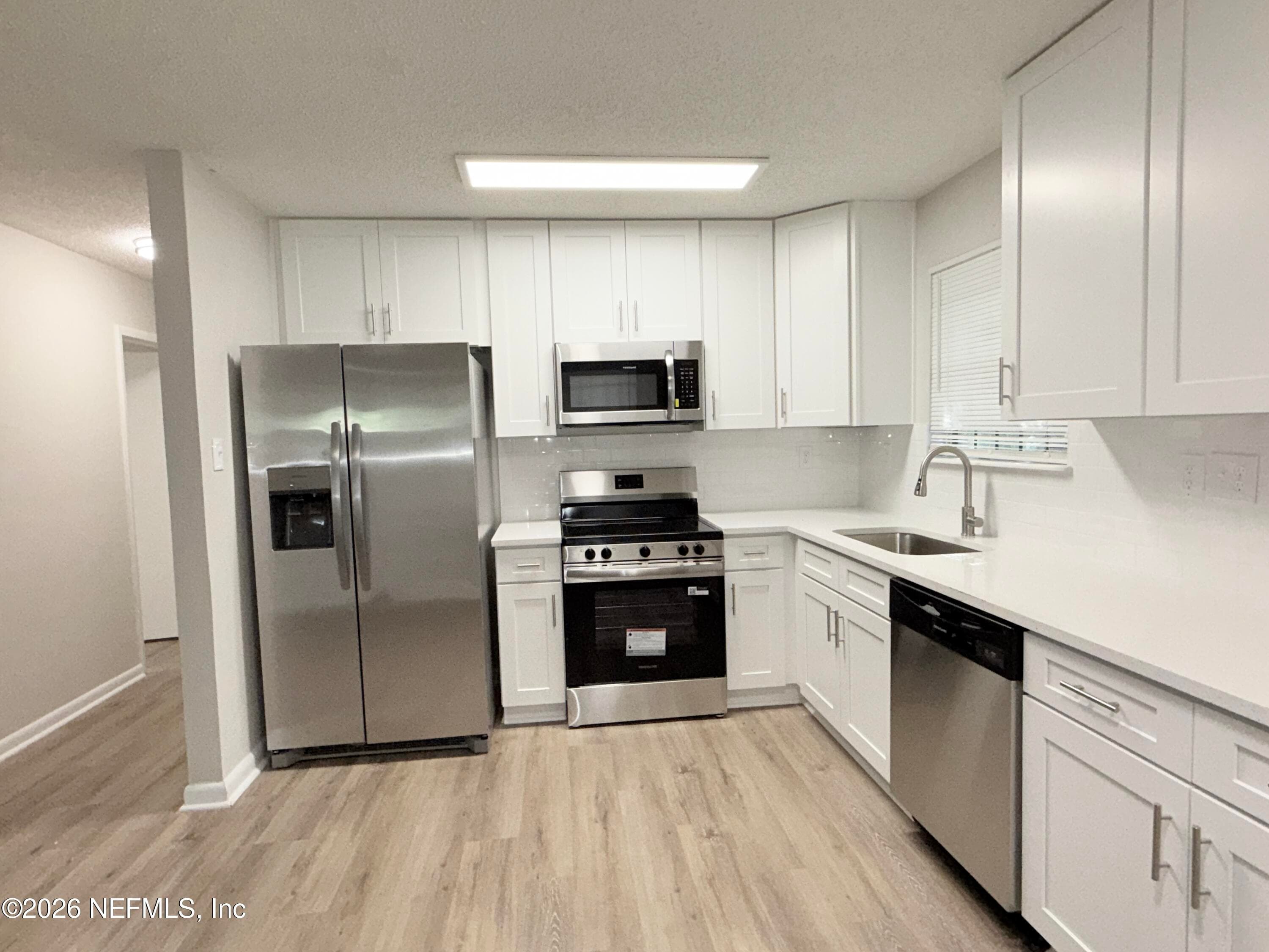 Photo 4 of 526 PIPPIN Street, Jacksonville, FL 32206