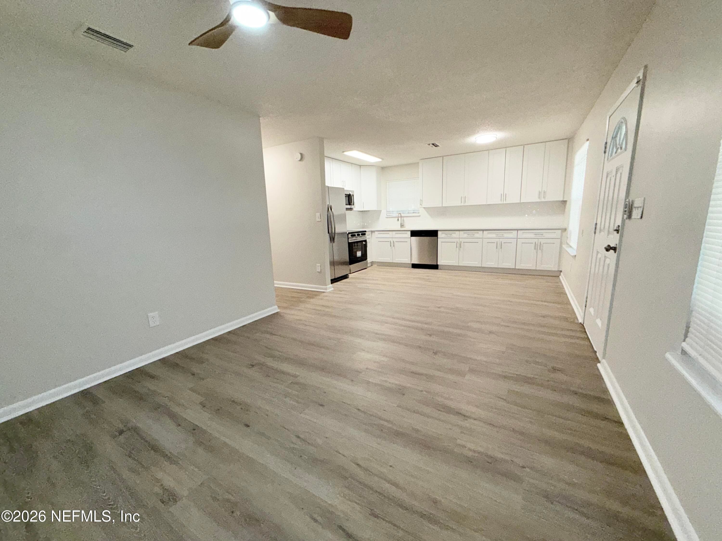 Photo 2 of 526 PIPPIN Street, Jacksonville, FL 32206