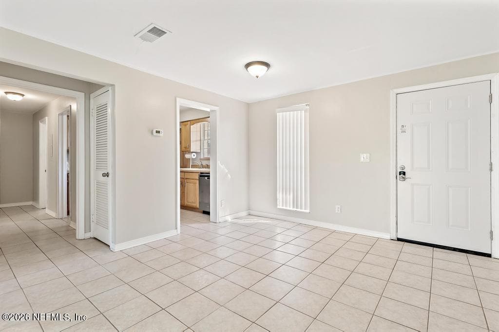 Photo 3 of 1618 EL CAMINO Road 6, Jacksonville, FL 32216