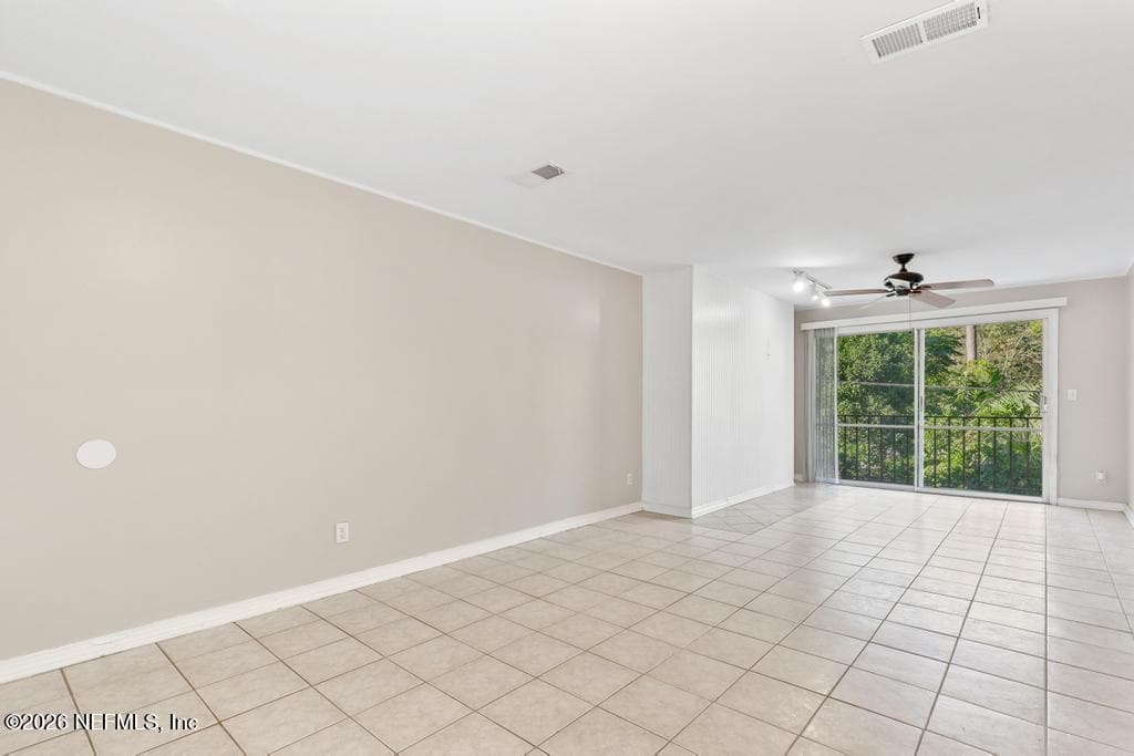 Photo 4 of 1618 EL CAMINO Road 6, Jacksonville, FL 32216
