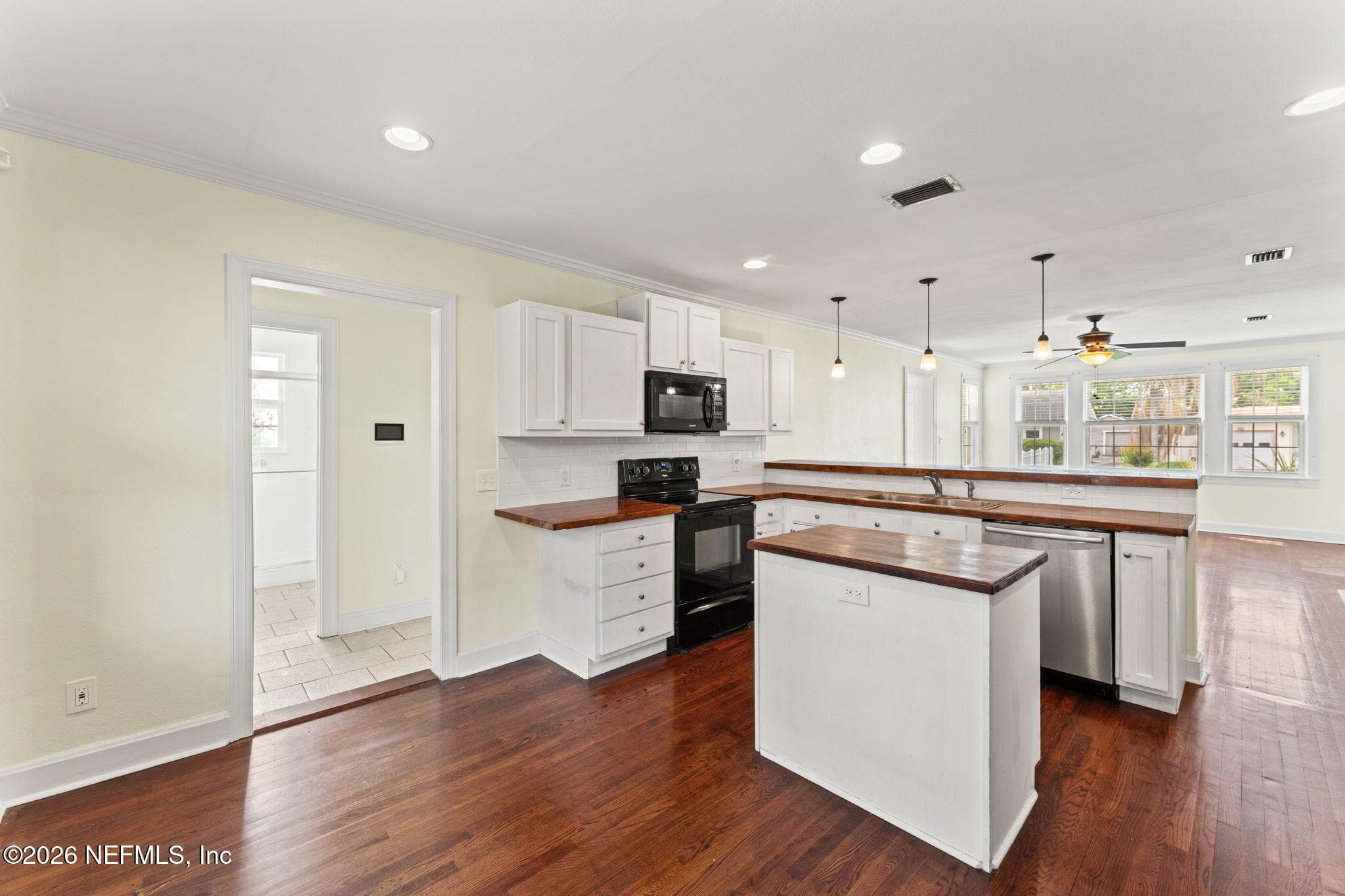 Photo 12 of 4311 DEMEDICI Avenue, Jacksonville, FL 32210