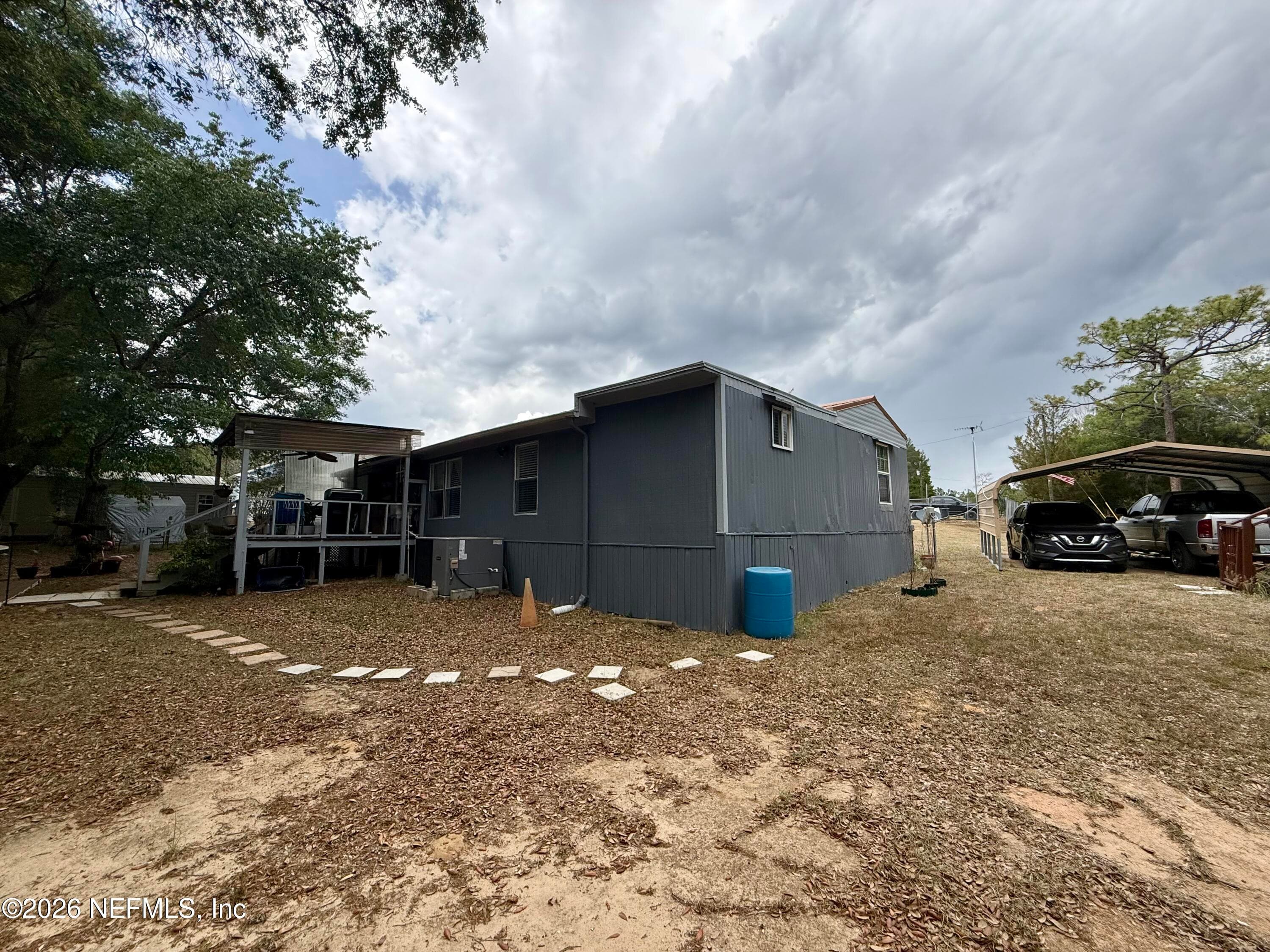 Photo 4 of 424 NEW JERSEY Avenue, Hawthorne, FL 32640
