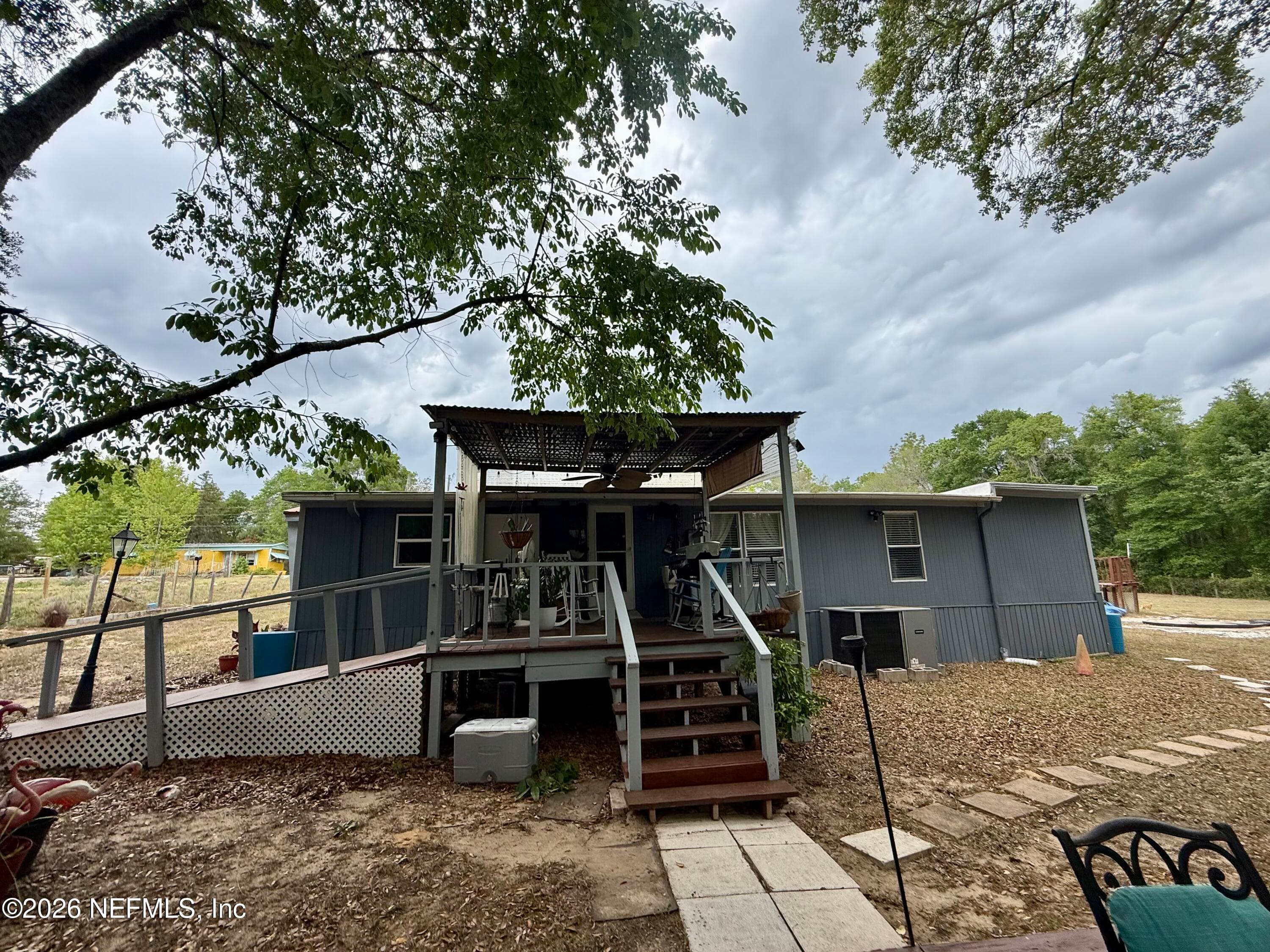 Photo 5 of 424 NEW JERSEY Avenue, Hawthorne, FL 32640