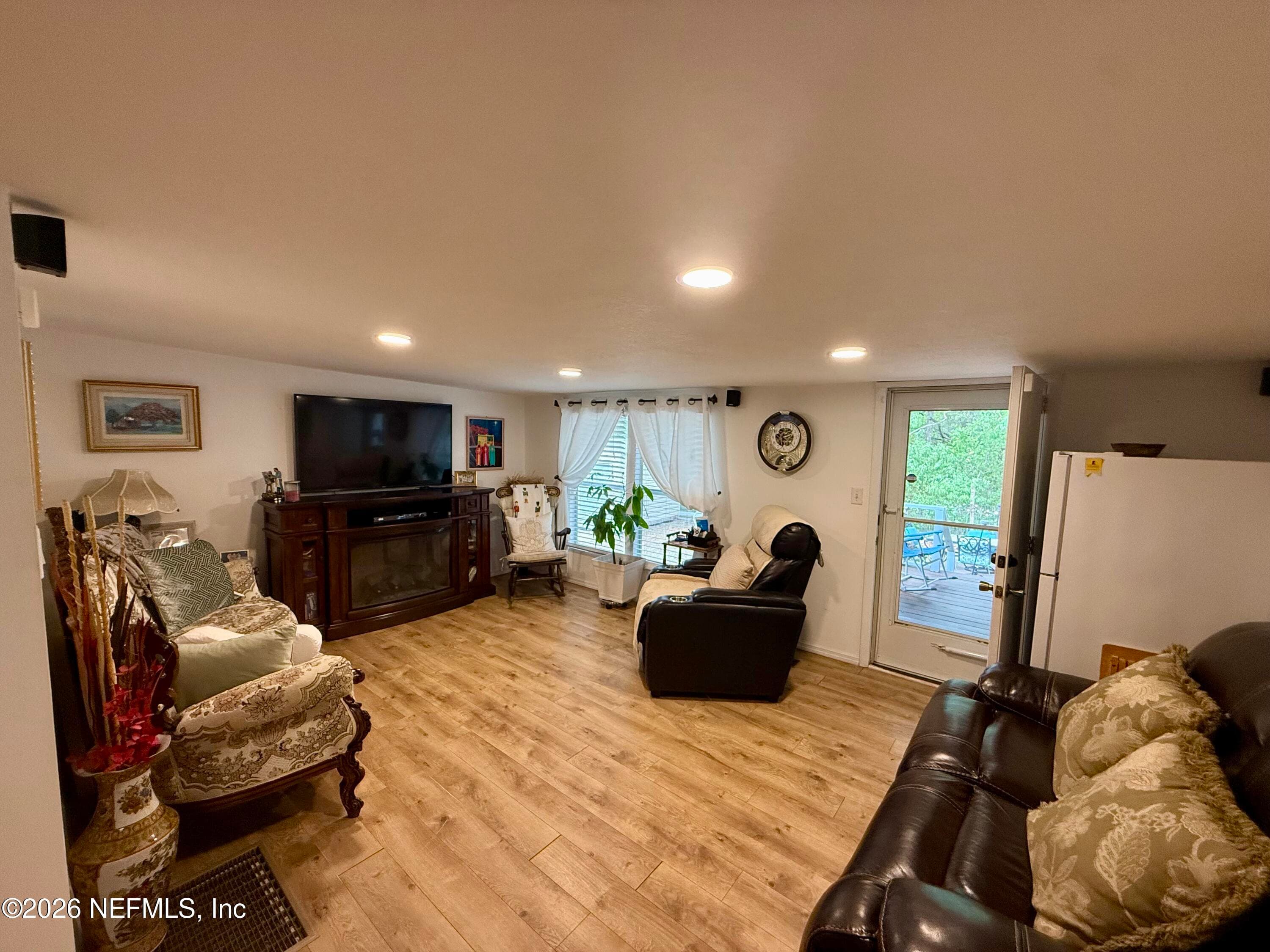 Photo 15 of 424 NEW JERSEY Avenue, Hawthorne, FL 32640