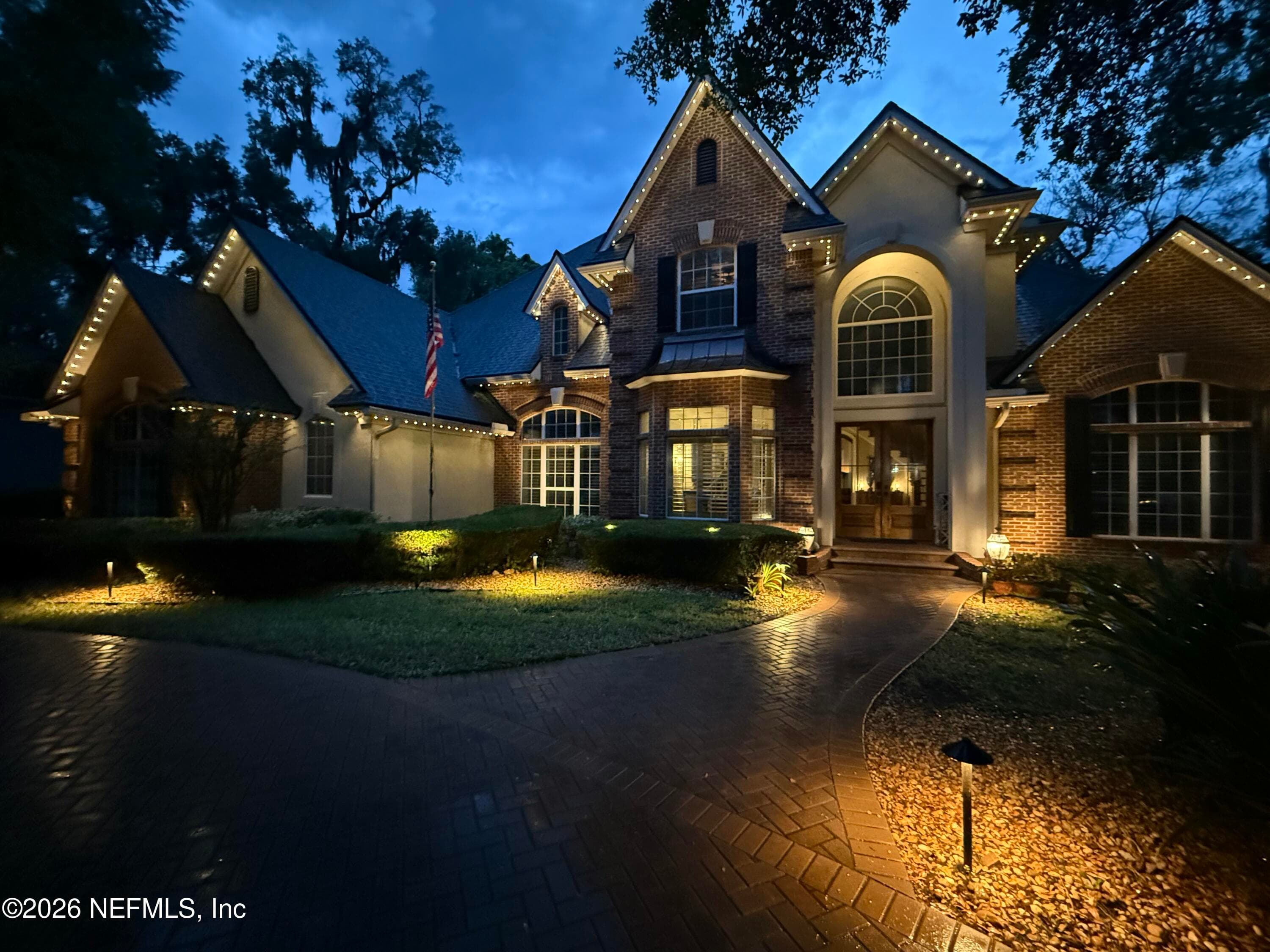 Gemstone exterior lighting system — 13719 SAXON LAKE Drive, Jacksonville, FL 32225