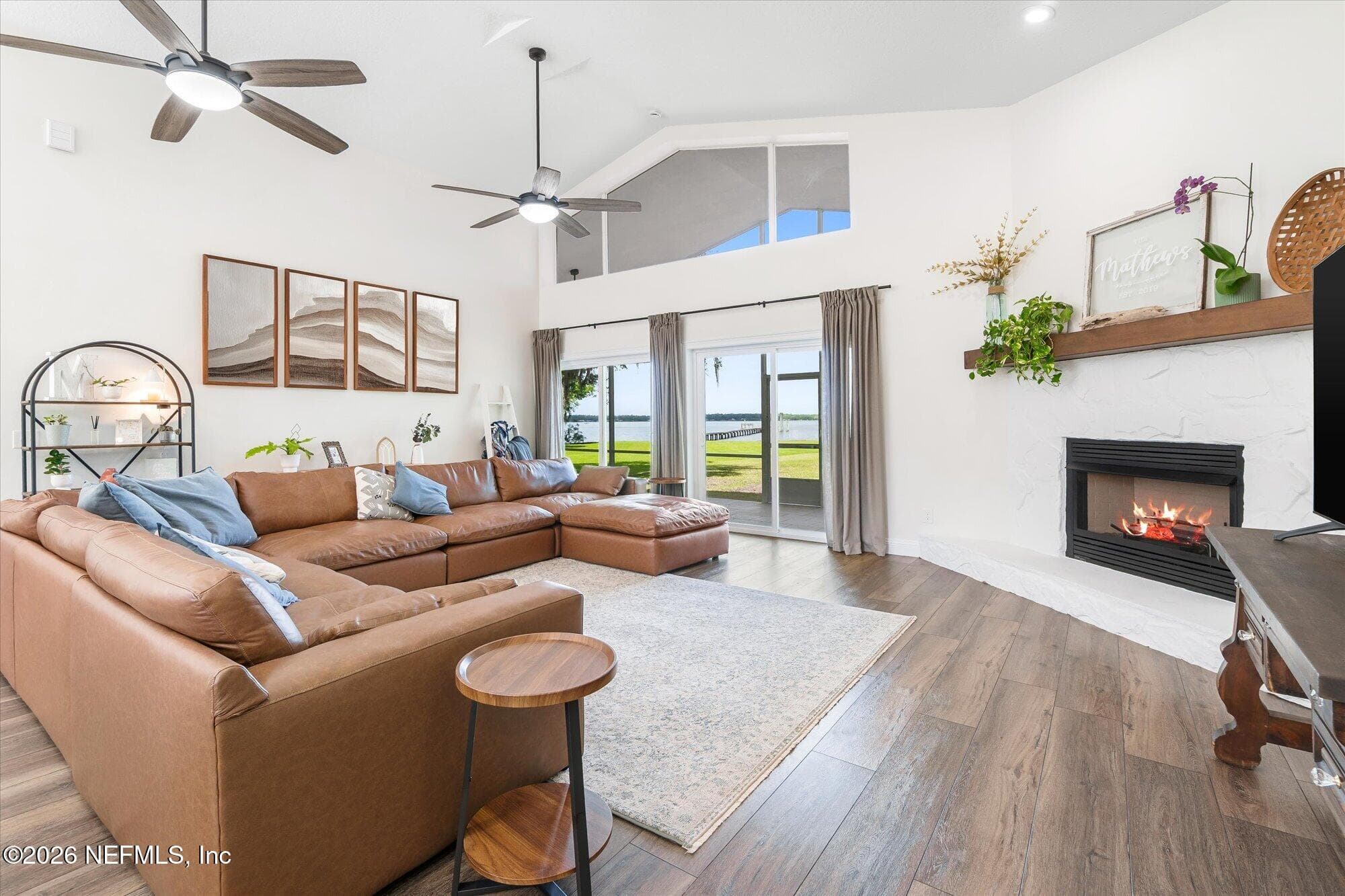 Photo 8 of 111 E GROVELAND Lane, East Palatka, FL 32131
