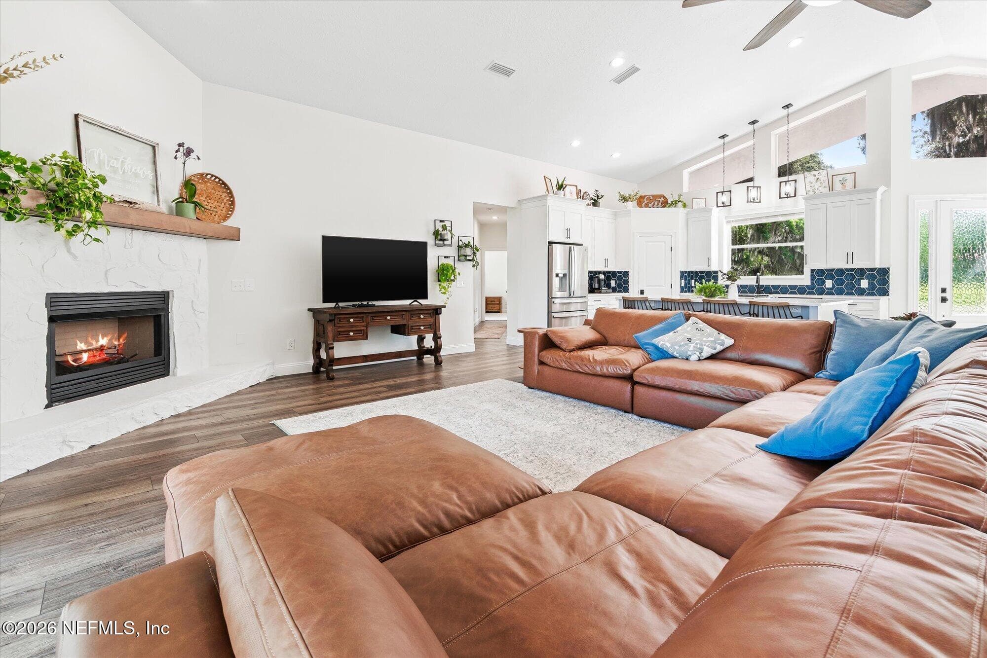 Photo 6 of 111 E GROVELAND Lane, East Palatka, FL 32131