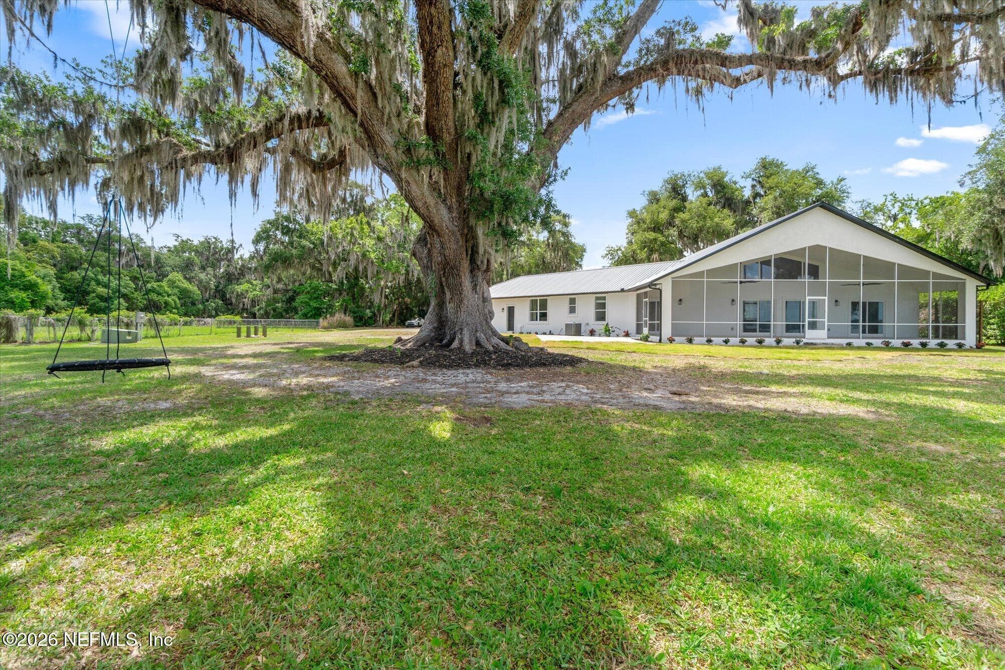 Photo 34 of 111 E GROVELAND Lane, East Palatka, FL 32131