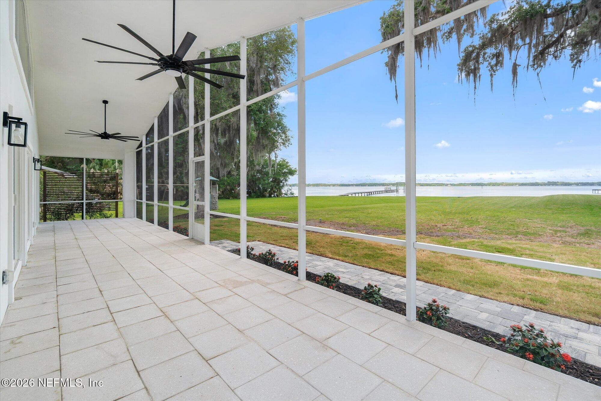 Photo 4 of 111 E GROVELAND Lane, East Palatka, FL 32131