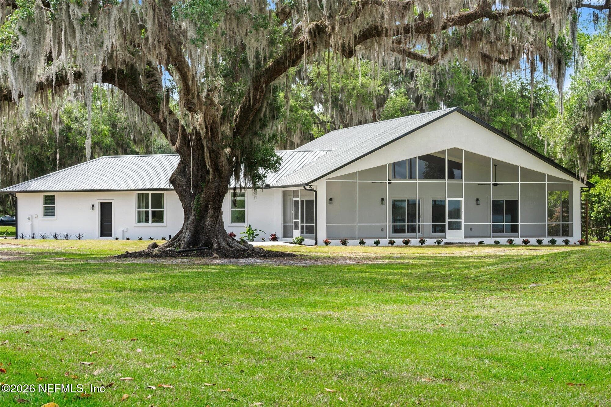 Photo 35 of 111 E GROVELAND Lane, East Palatka, FL 32131