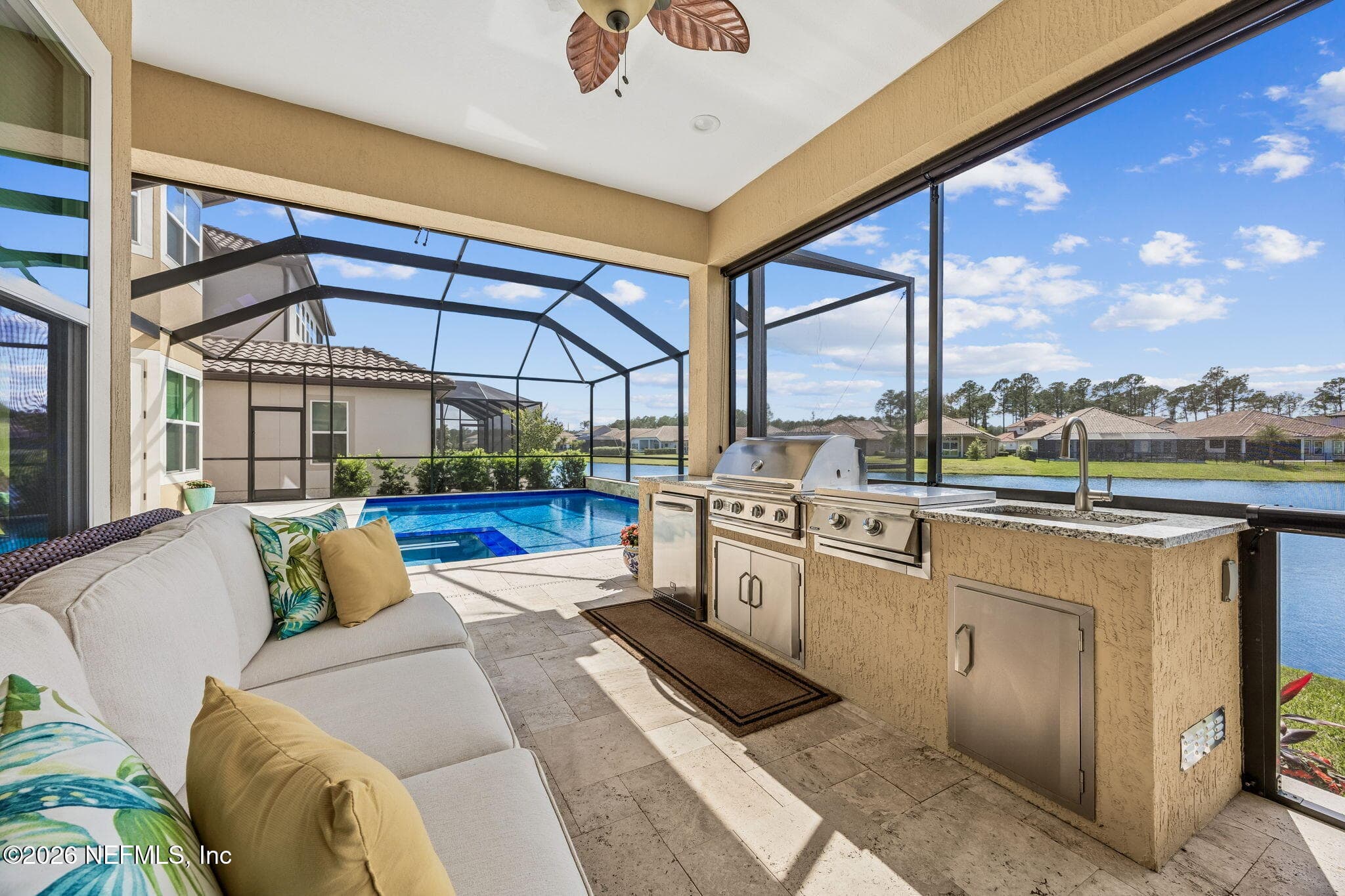 Refrigerator, sink, gas grill, top burners. — 2852 CASSIA Lane, Jacksonville, FL 32246