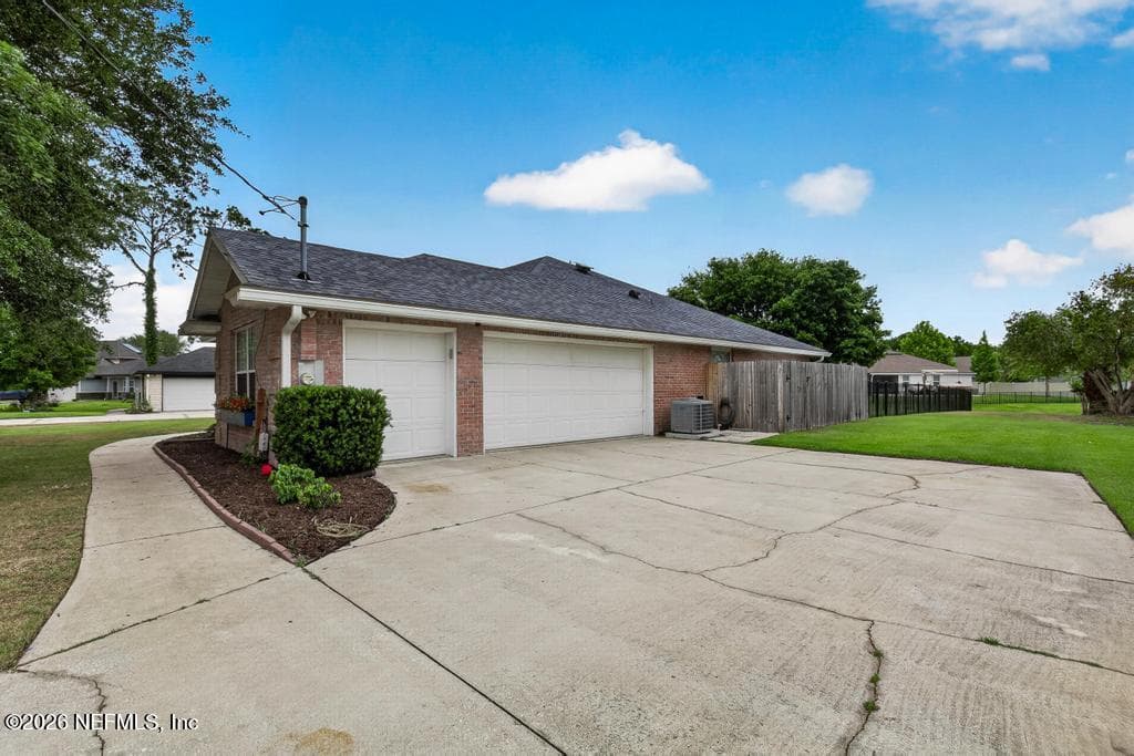 Photo 9 of 15755 NORTHSIDE Drive E, Jacksonville, FL 32218