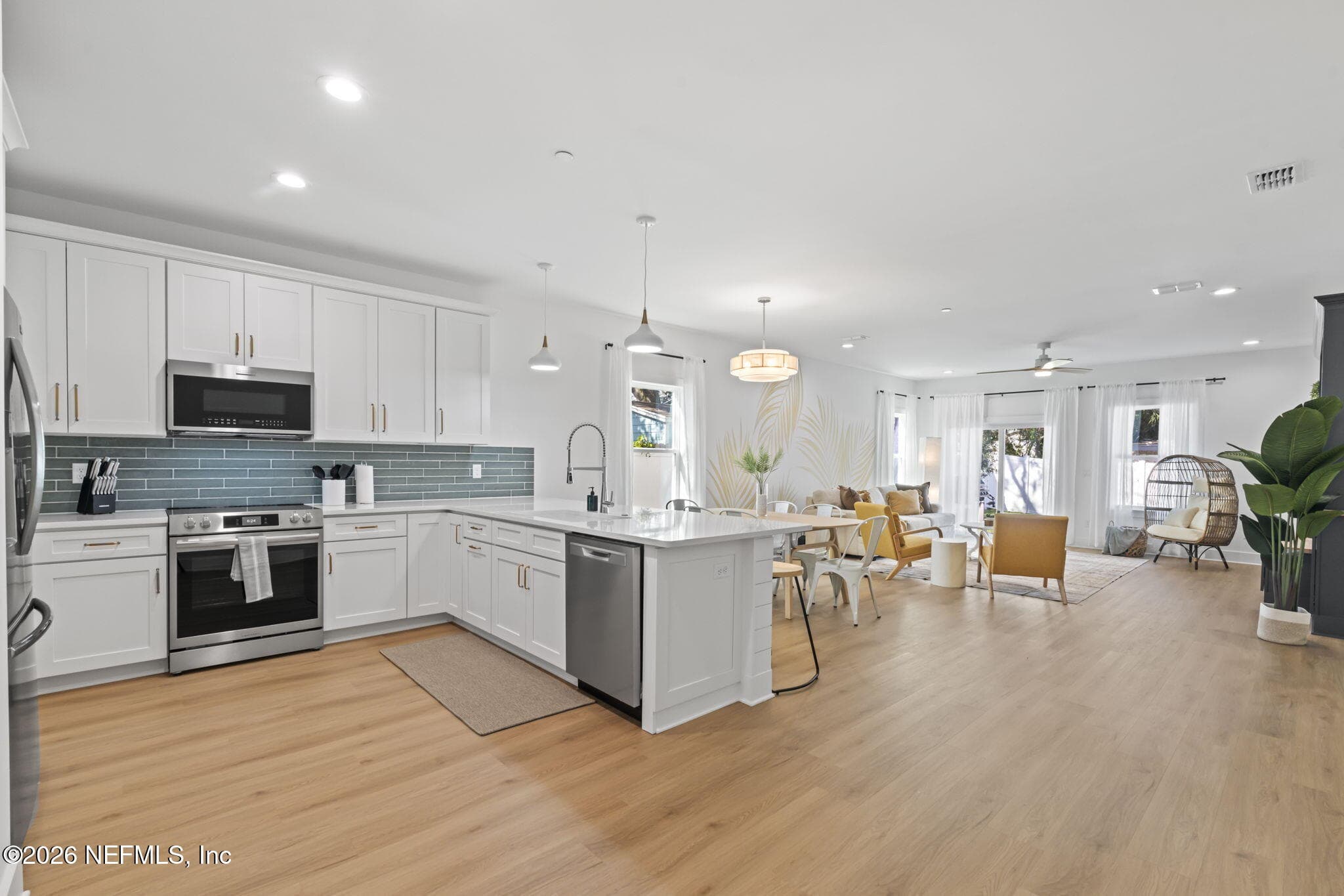 Professional kitchen design with high end appliance systems — 925 2ND Avenue S, Jacksonville Beach, FL 32250
