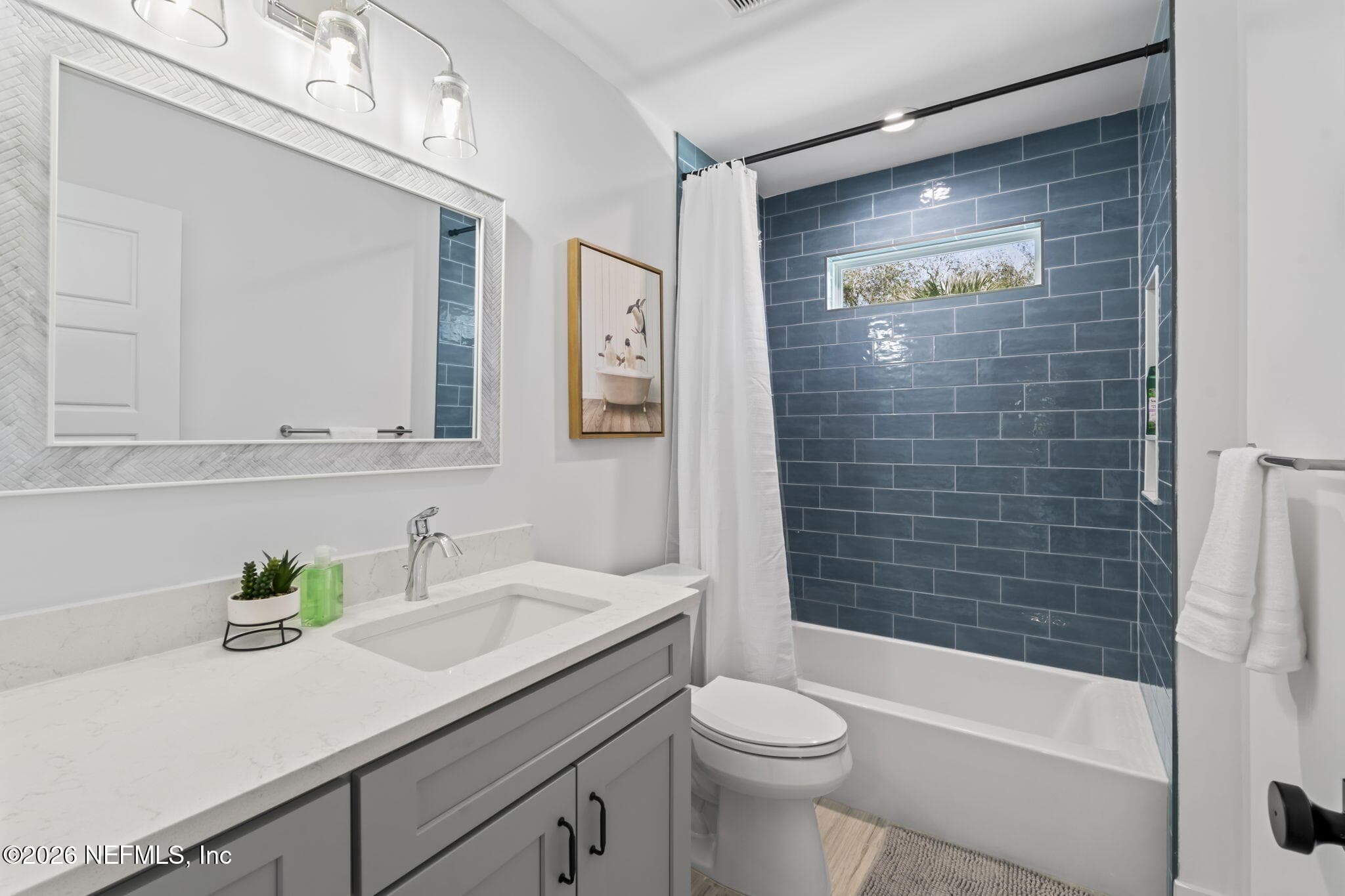 Full bath with Upgraded Kohler tub — 925 2ND Avenue S, Jacksonville Beach, FL 32250