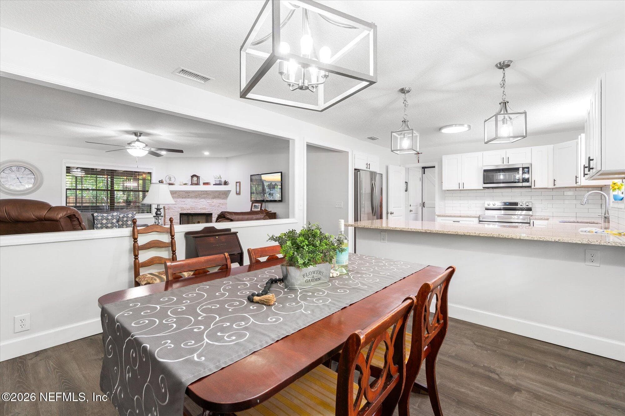 Photo 12 of 155 CAROLE Road, Palatka, FL 32177