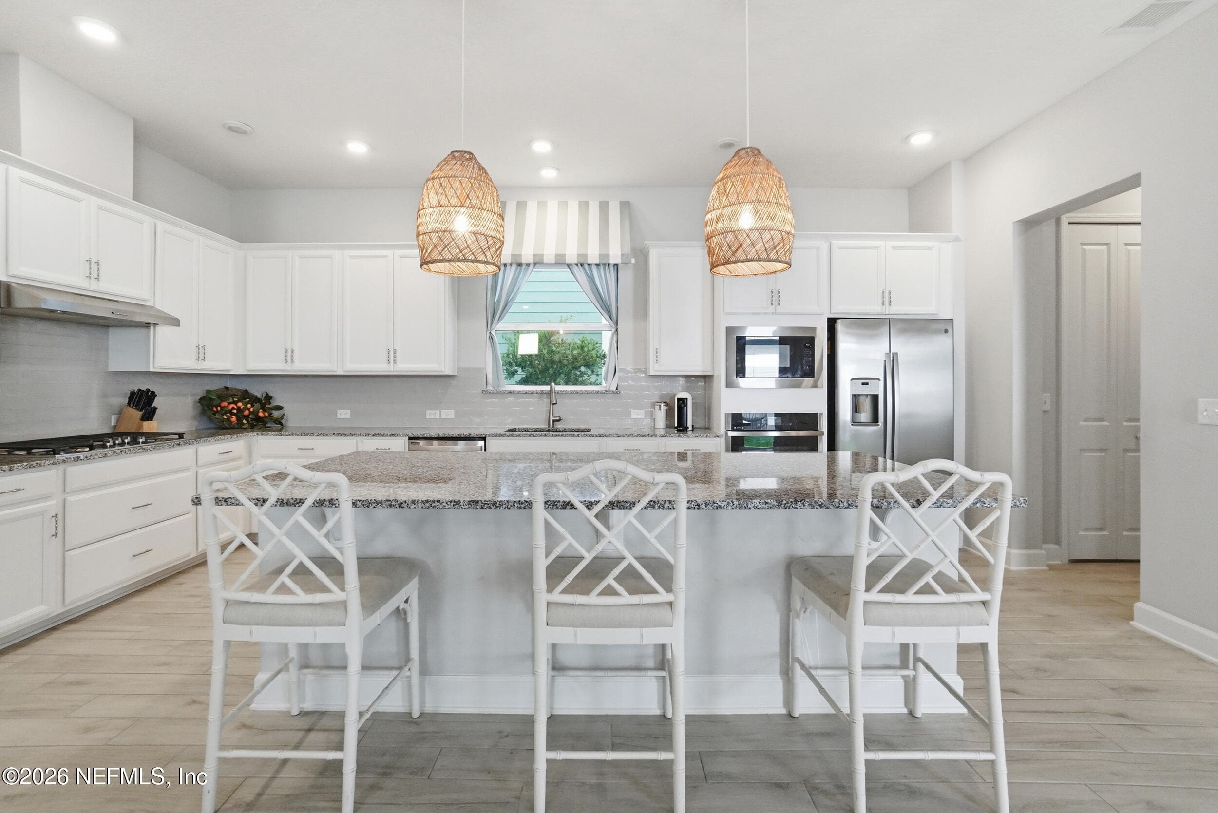 Kitchen Island and view into Kitchen — 185 PARK CENTER Avenue, Ponte Vedra, FL 32081