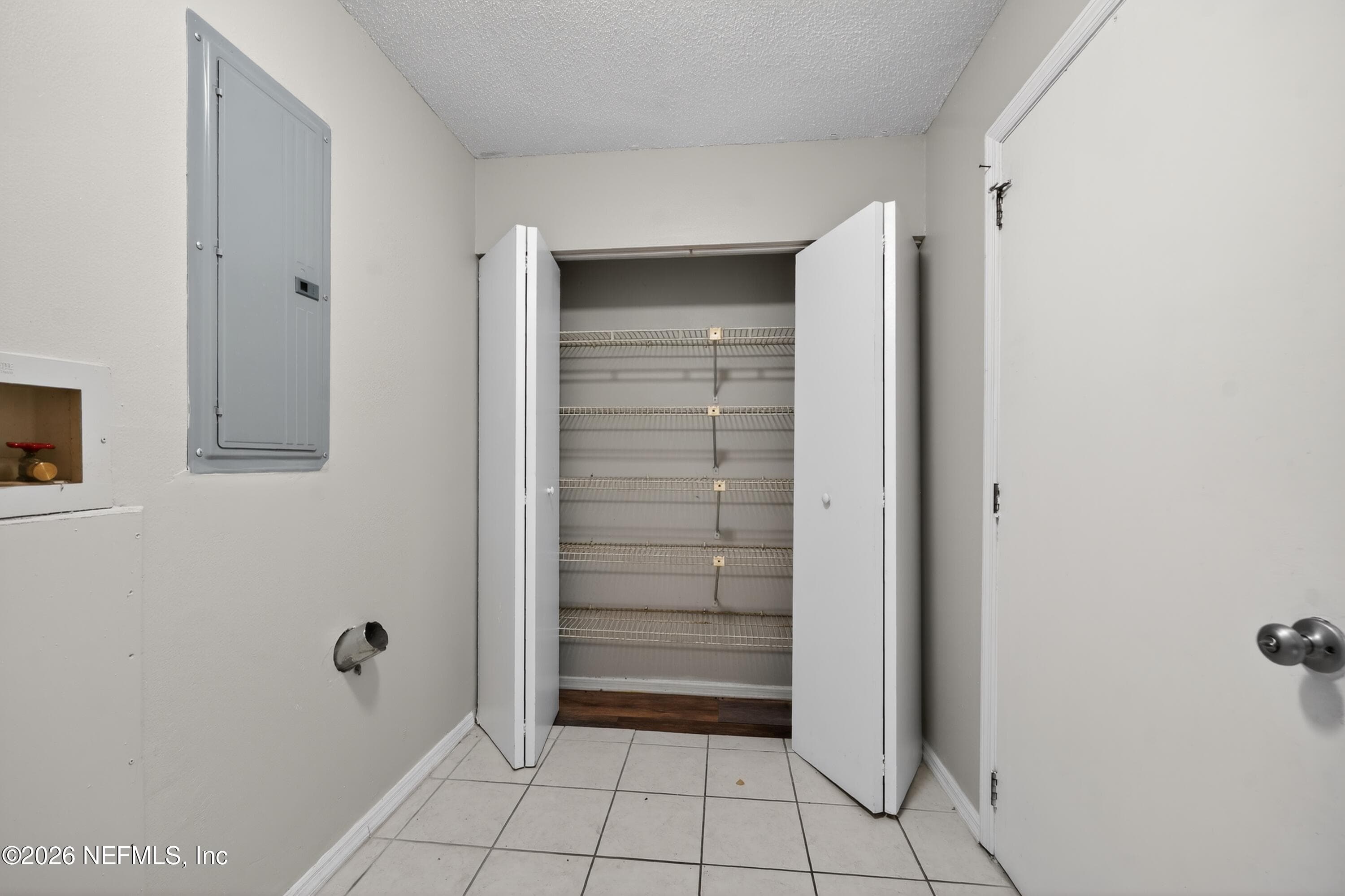 Photo 22 of 7807 KNOLL Drive N, Jacksonville, FL 32221