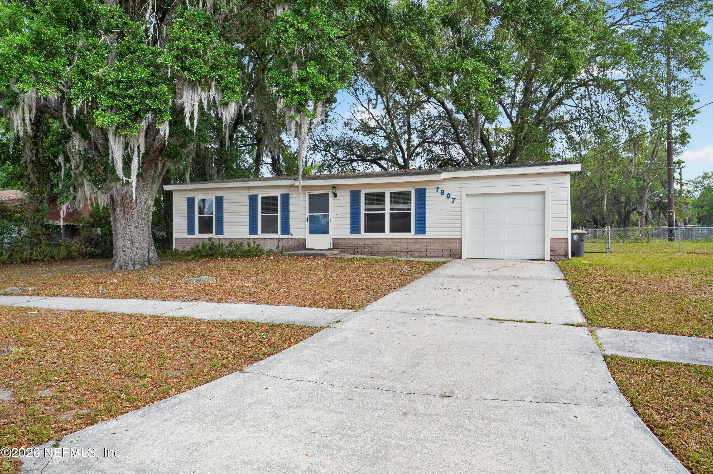 Photo 3 of 7807 KNOLL Drive N, Jacksonville, FL 32221